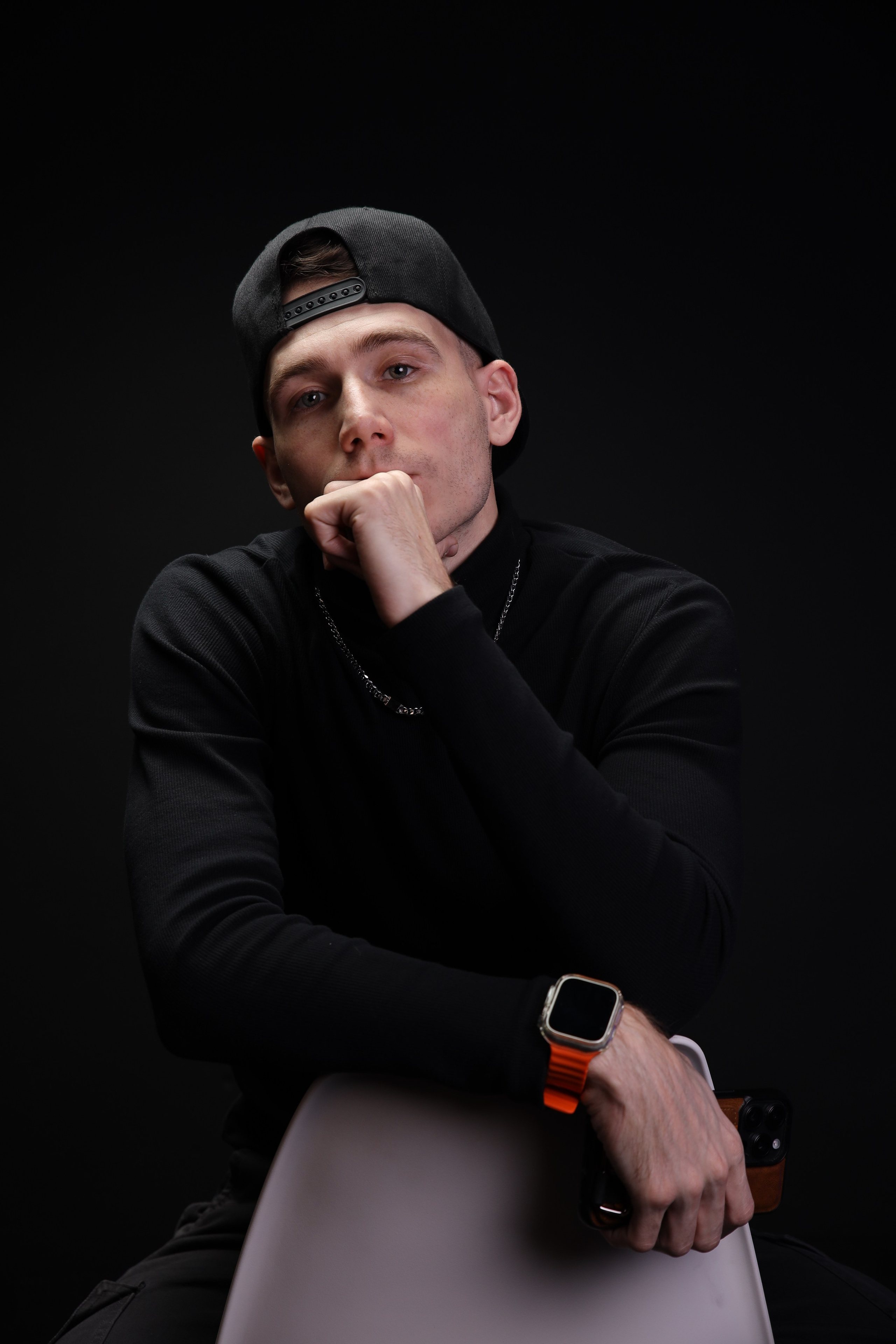 The White hat Alex. Профессиональный фотограф в Воронеже Владислав Крылов