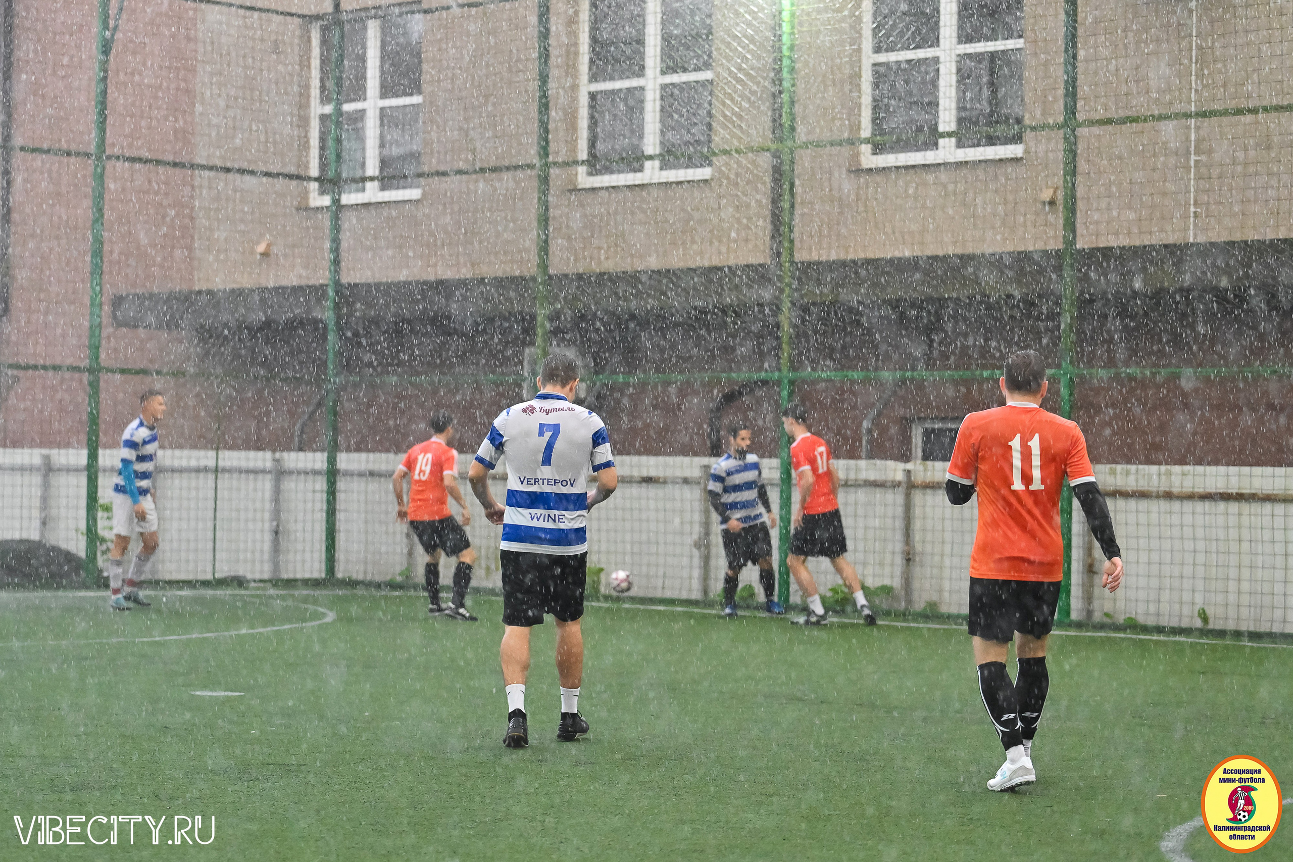 ИГРЫ МИНИ-ФУТБОЛЬНОЙ И КОРПОРАТИВНОЙ ЛИГИ. VIBECITY.RU Вайб Сити Ру Фоторепортажи Фотоотчеты Калининград