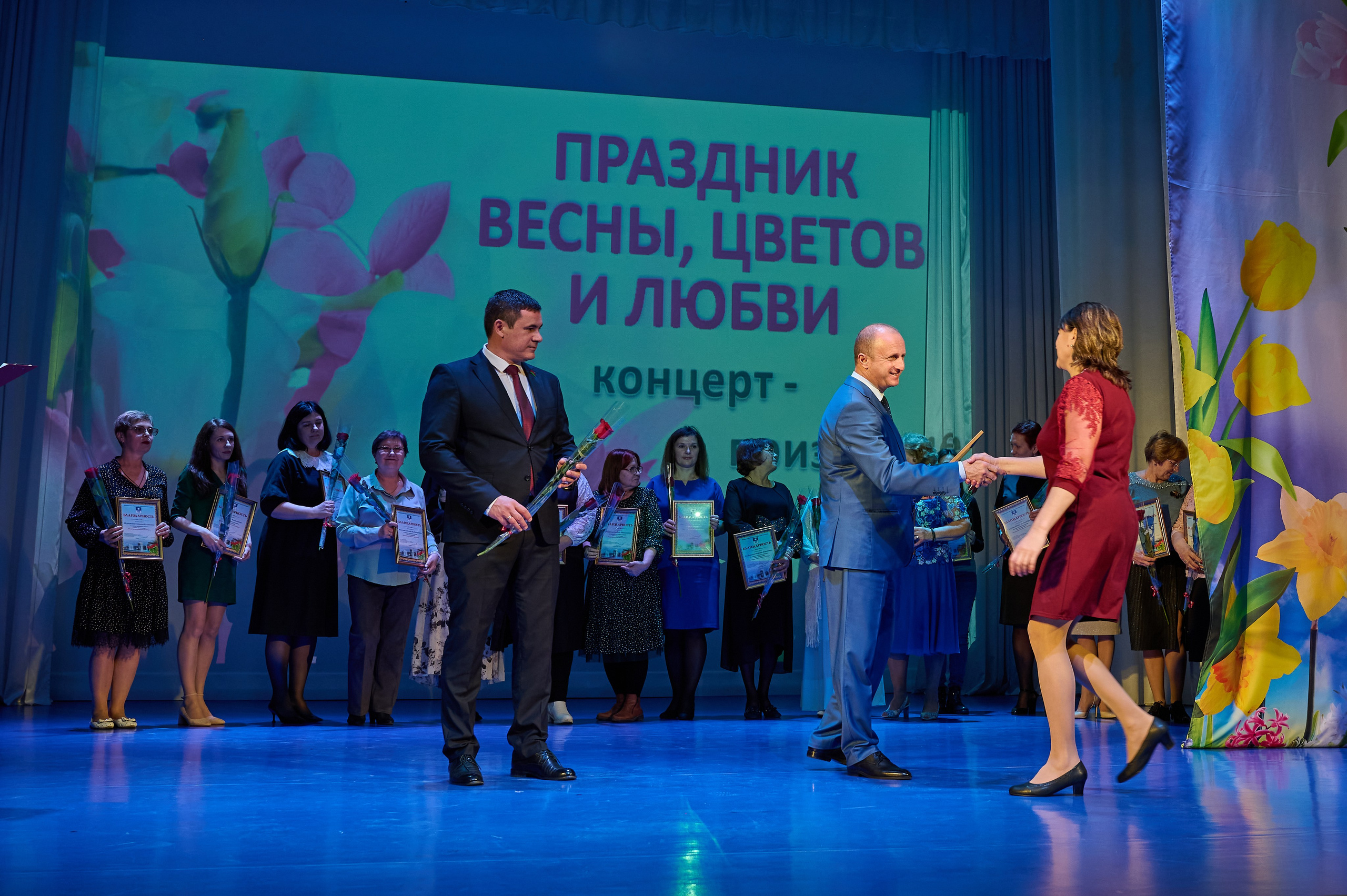 8 марта Марьина роща. Жизнь курорта Кабардинка в фотографиях