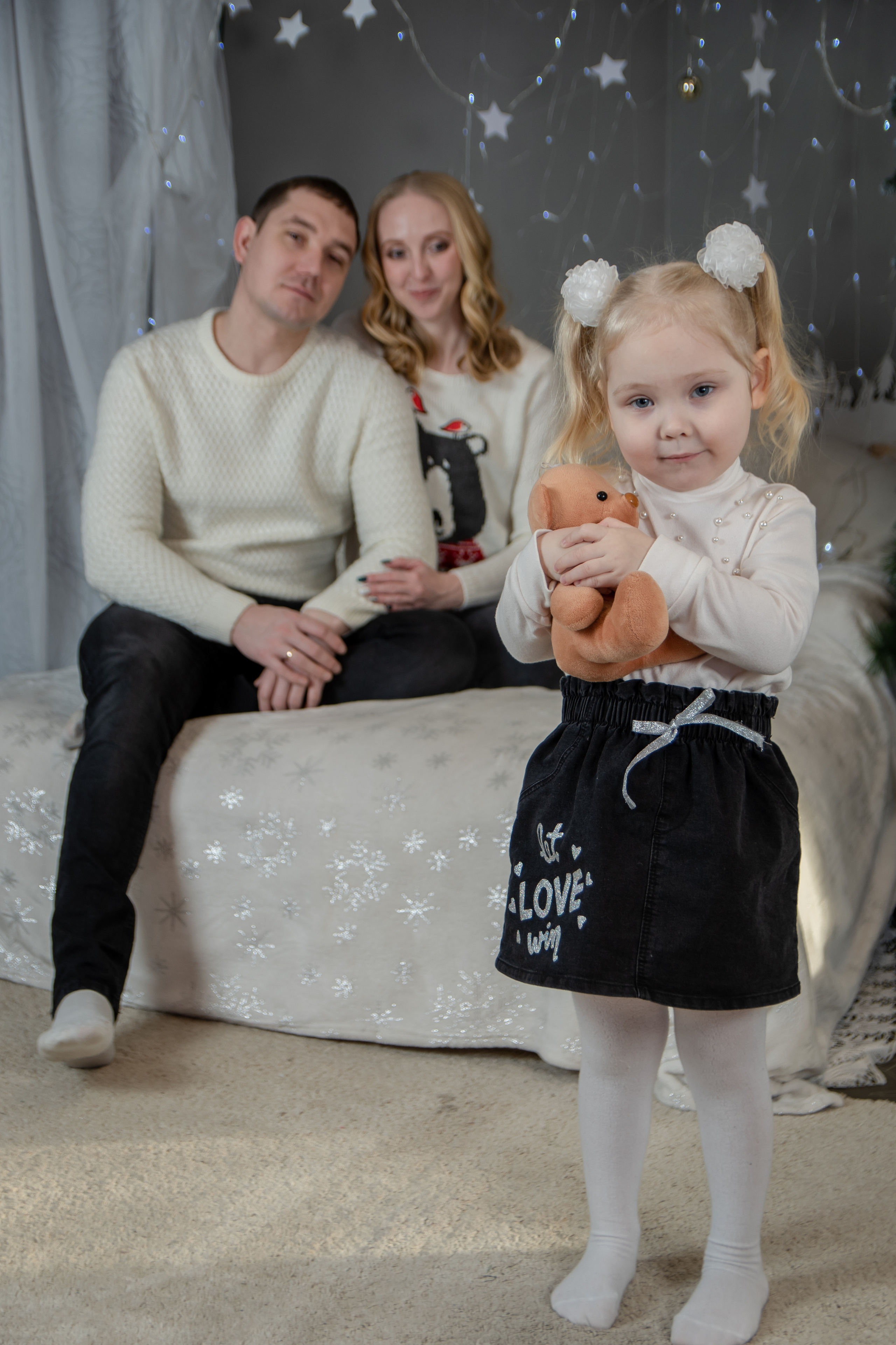 Милая фотосессия Марины, Евгения и Ариши. Фотограф в Сузуне — Зоя Попова (Собственная фотостудия)