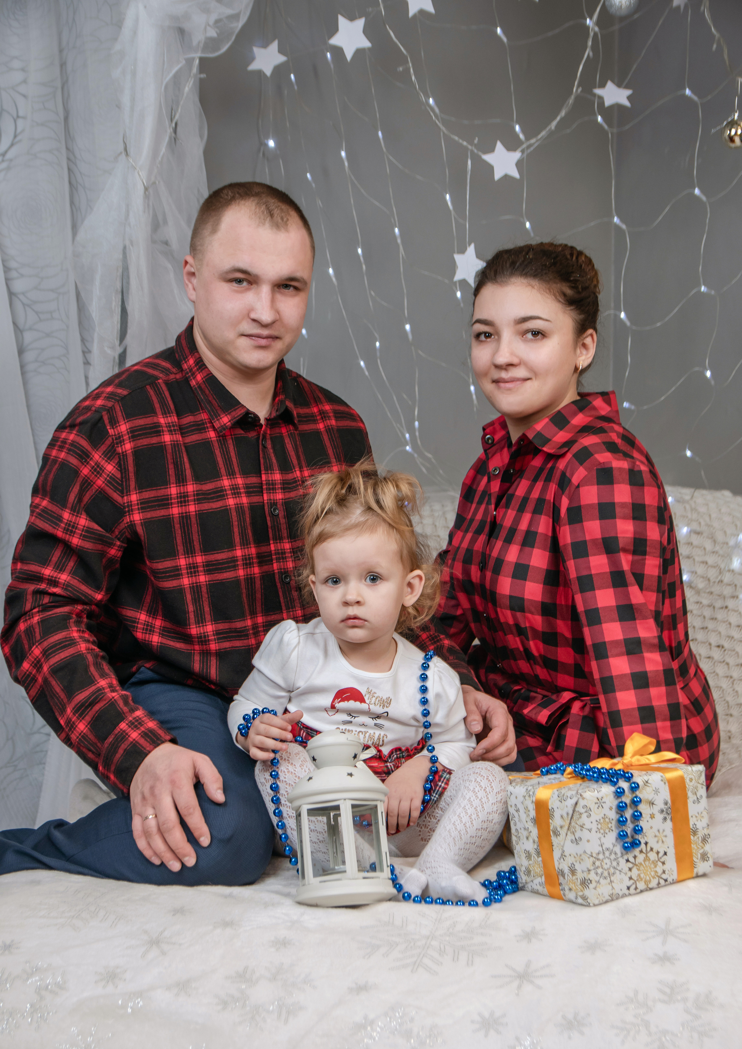 Новогодняя фотосессия Насти, Володи и Вики. Фотограф в Сузуне — Зоя Попова (Собственная фотостудия)