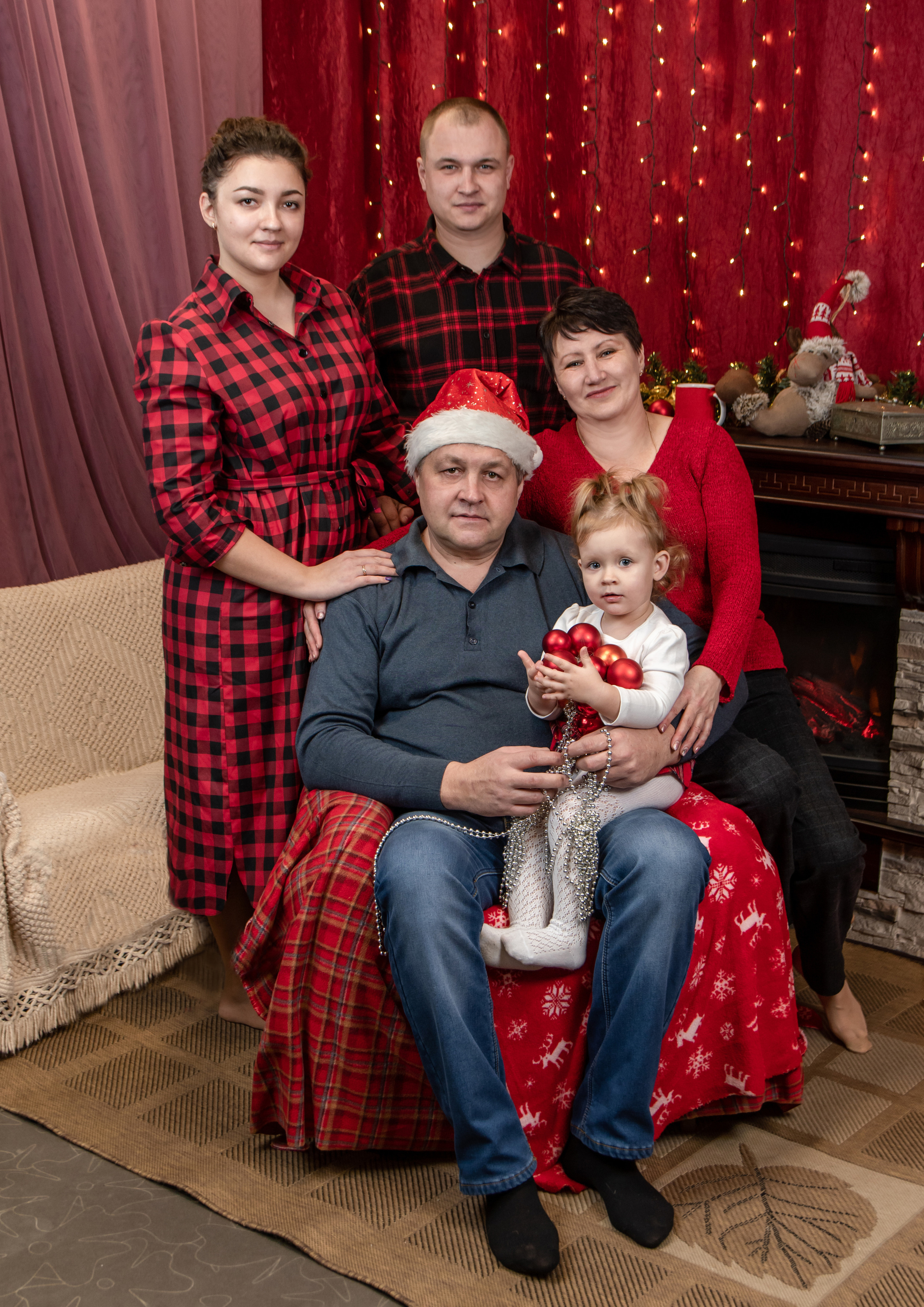 Новогодняя фотосессия Насти, Володи и Вики. Фотограф в Сузуне — Зоя Попова (Собственная фотостудия)