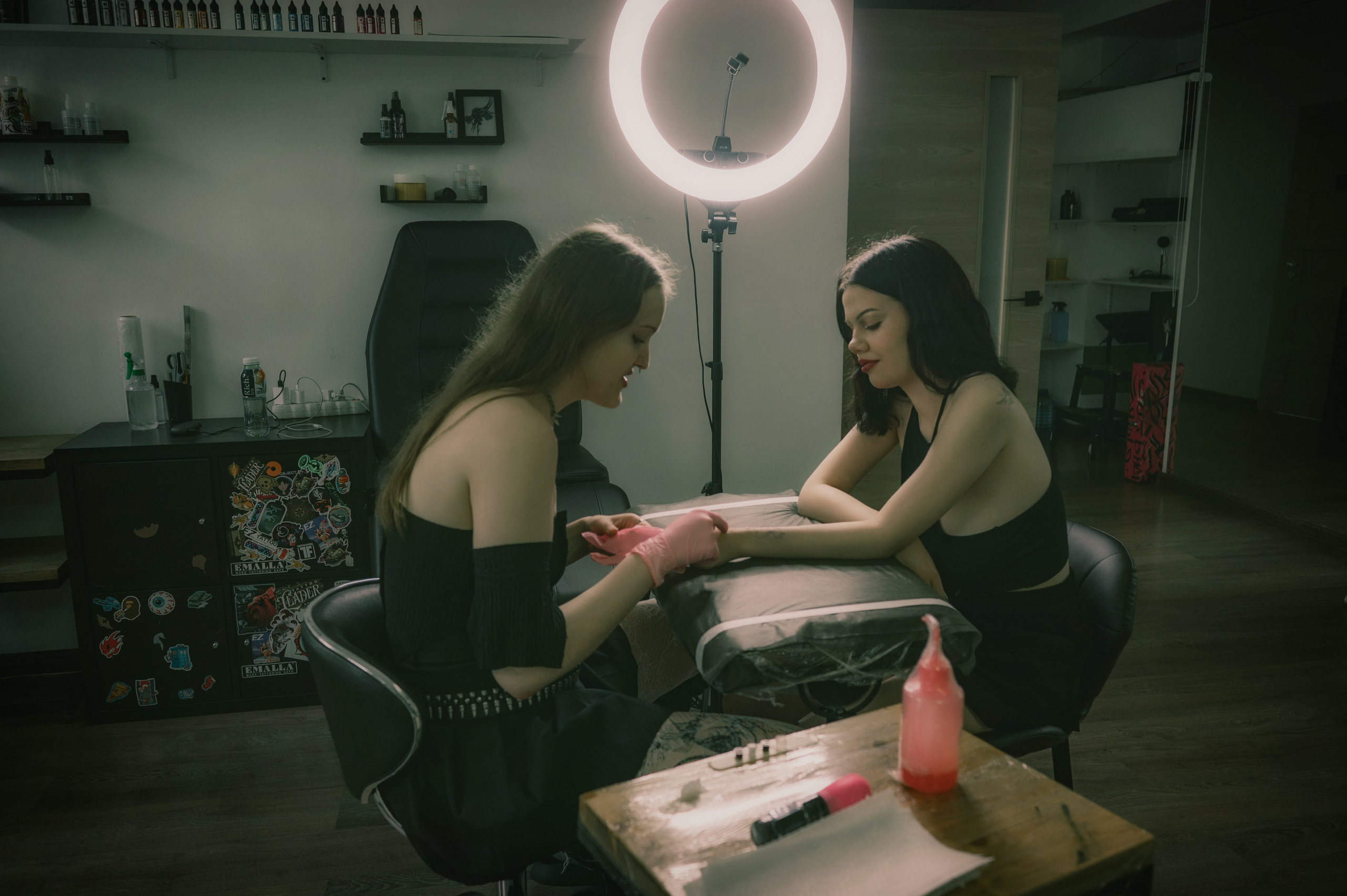 Контентная съёмка для тату-салона Sigareta. Женский фотограф Крещение Венчание Москва Брянск