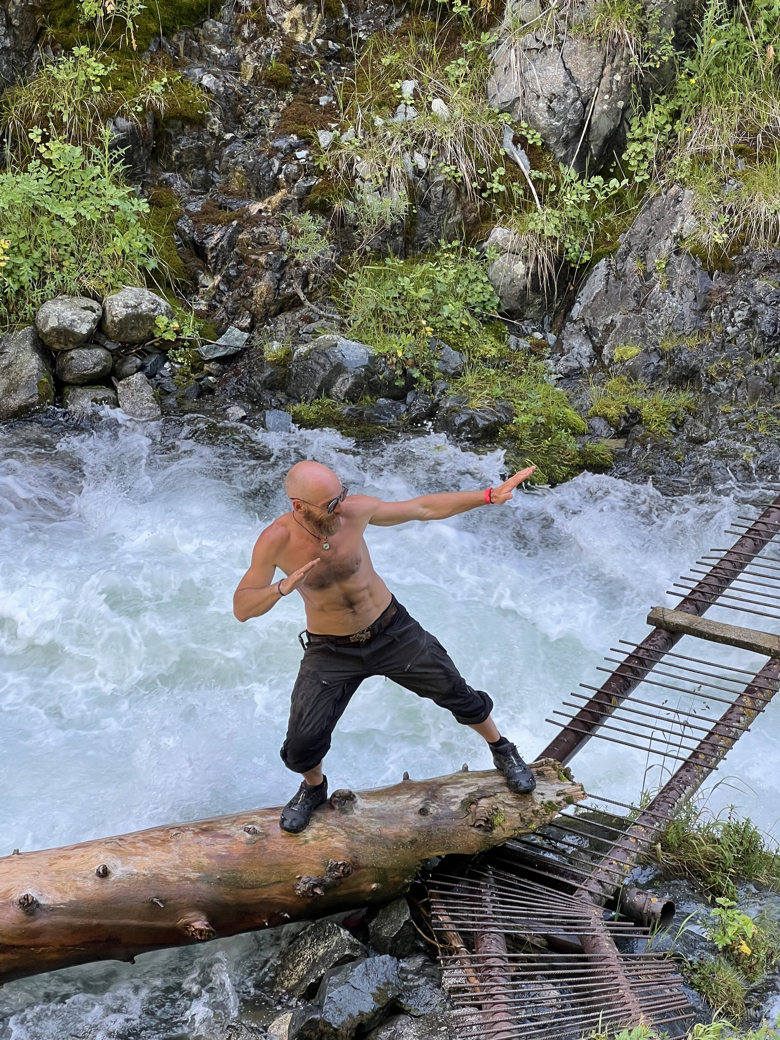 Экскурсия и тур на горячие источники Алмарасан и водопад Аюсай из Алматы