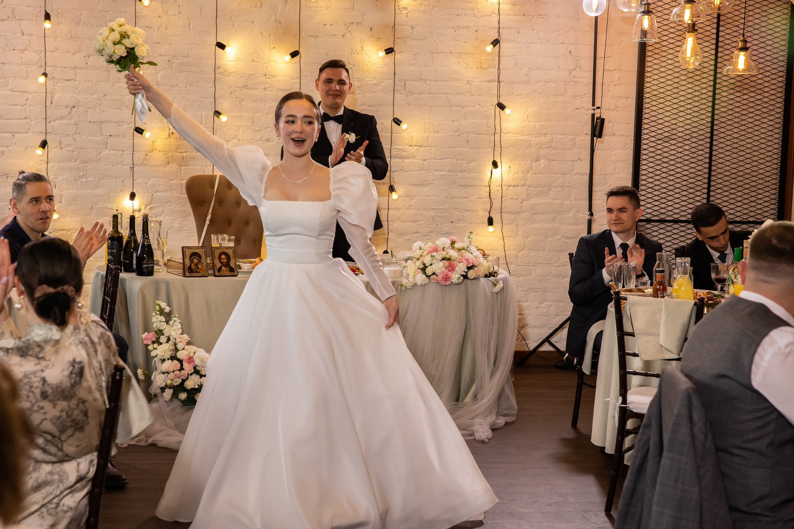 Свадебный фотограф СПб Цена Качество Профессионал Комфорт Радость. ФОТОГРАФ РАДОСТИ Фотосессия в студии СПб. Портретный фотограф — Юрий Торлопов