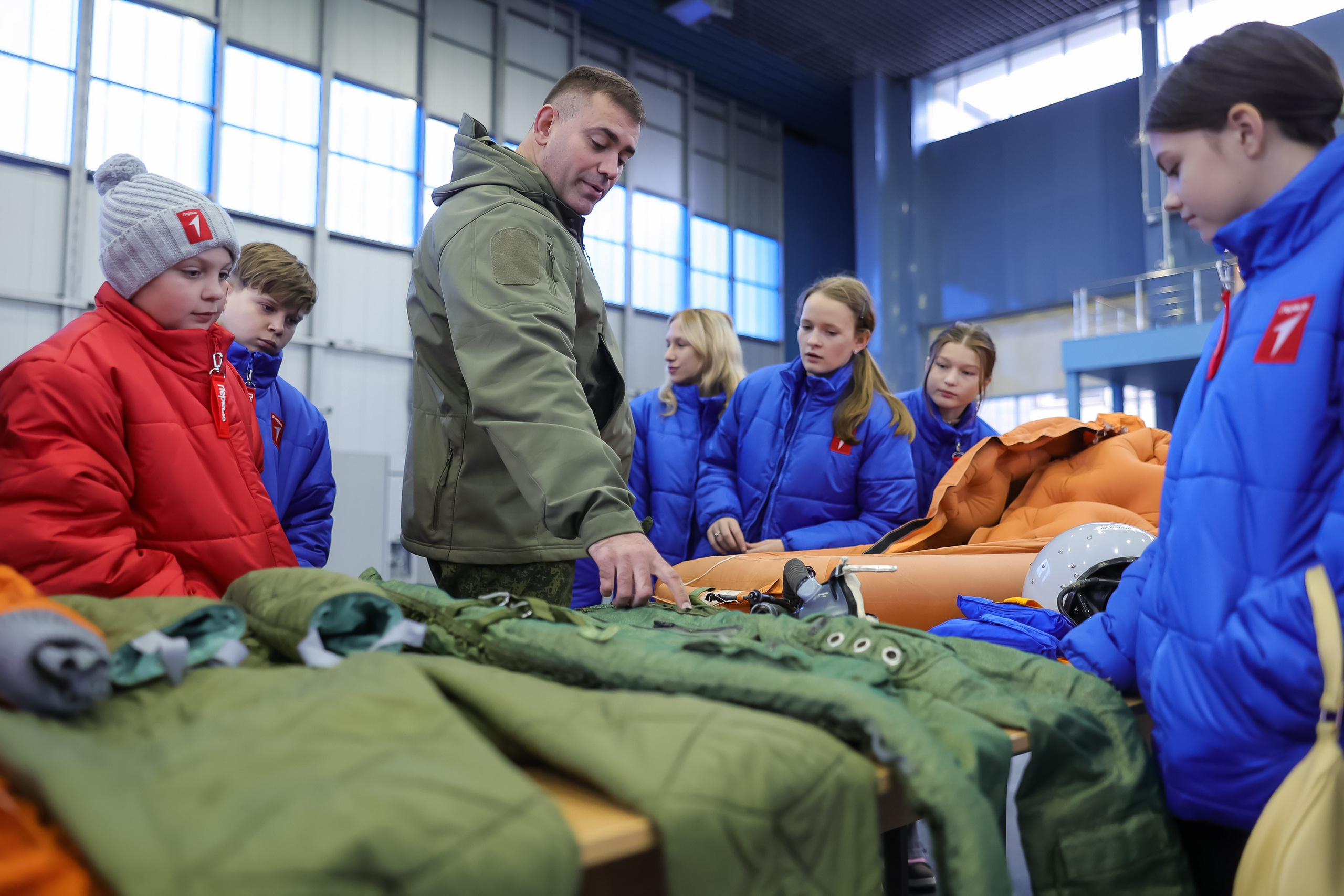 Губернатор Подмосковья Андрей Воробьев вместе с участниками «Движения первых» навестил пилотажные группы. Моя фотография