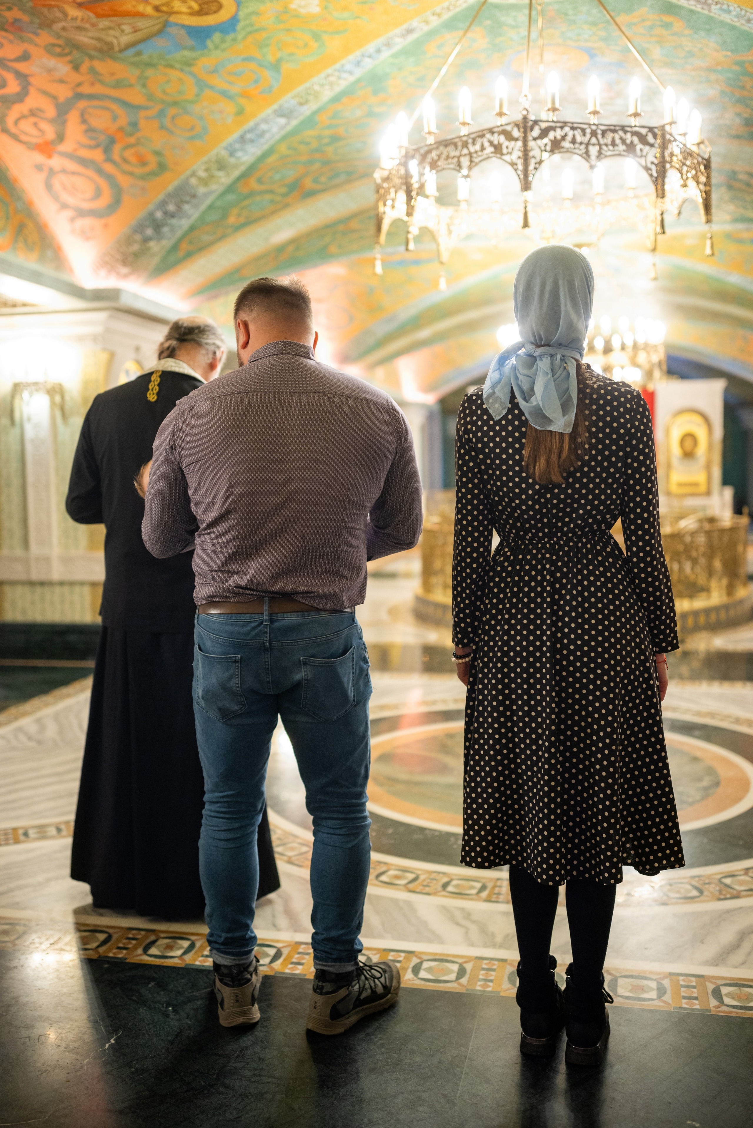 Крещение младенца в Сретенском монастыре. Фотограф — Евгений Свистков