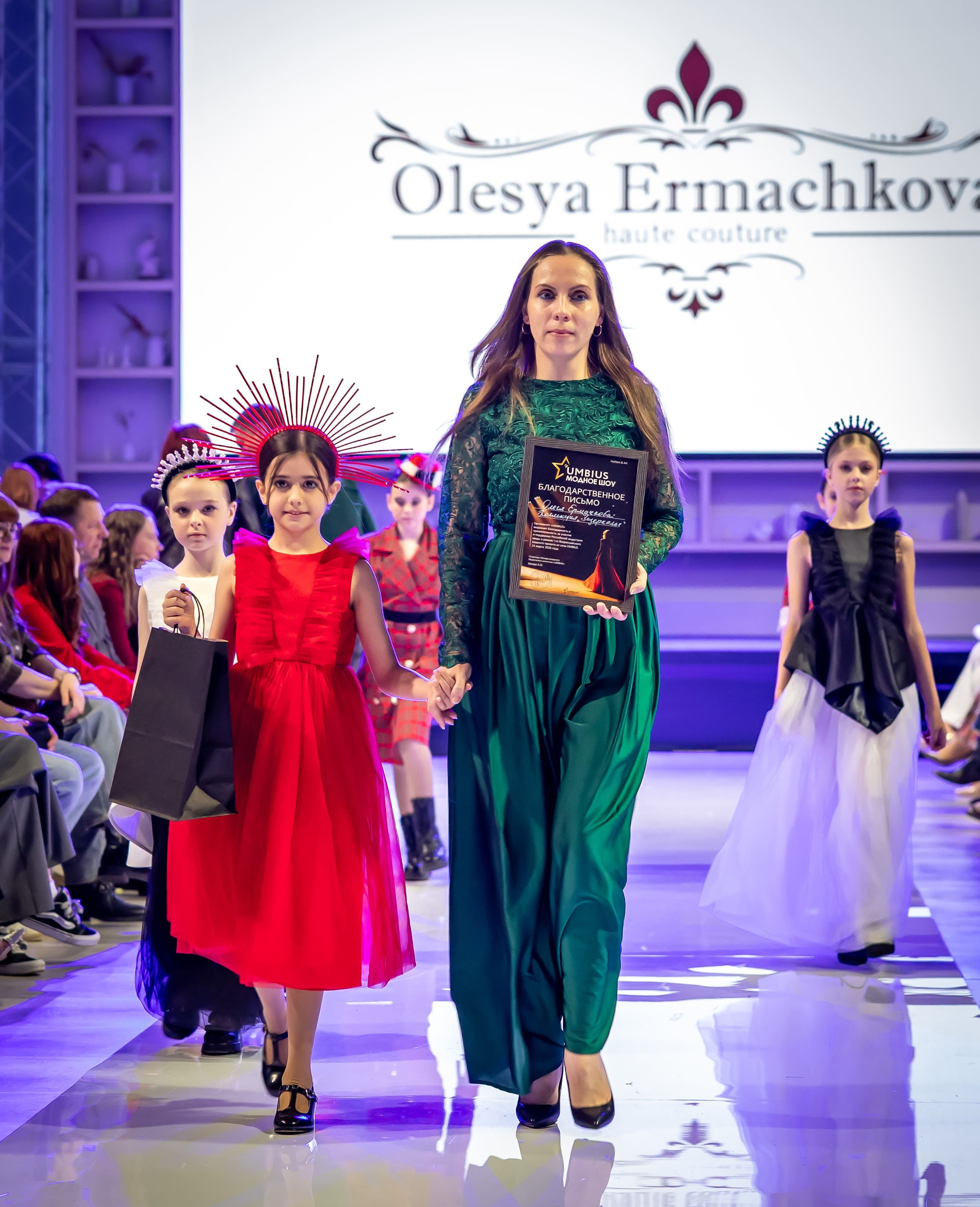 подиумное дефиле моделей Москва UMBIUS фешен фотограф