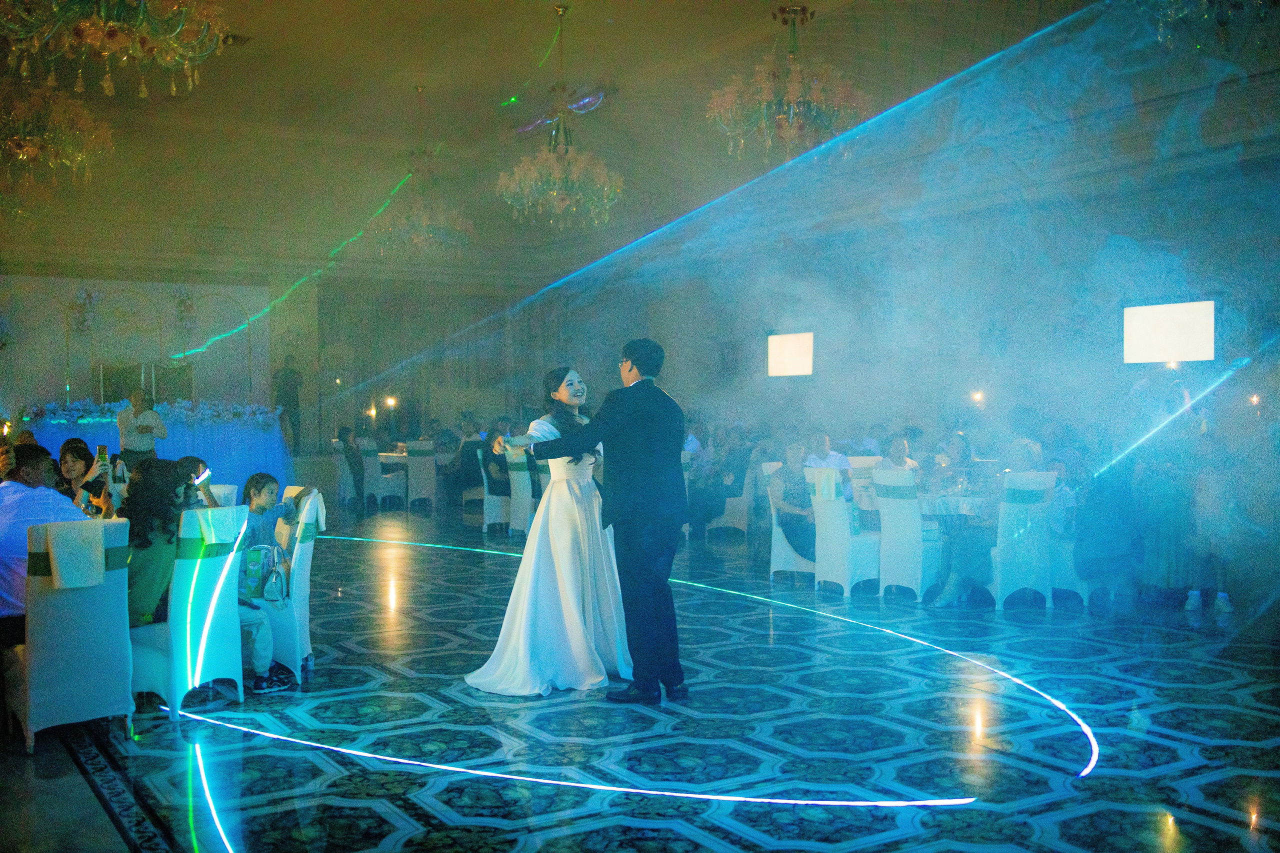 Свадебный фотограф в Караганде Алексей Баранов. Свадебный фотограф Алексей Баранов. Фотограф Алексей Баранов. Фотостудия Flash. Семейные фотосессии в Караганде. Индивидуальные фотосессии, детские фотосессии, парные фотосессии в Караганде. Интерьерная фотосессия в Караганде. Семейный фотограф Алексей Баранов. Детский фотограф Алексей Баранов. Художественный фотограф Алексей Баранов. Свадебный фотограф Алексей Баранов. Черно-Белая съемка в Караганде. Самые лучшие семейный и детские фотосессии в Караганде. Прогулочные фотосессии. Street photo. уличная фотосессия в Караганде. Репортажная съемка в Караганде. фотосессия Свадебной прогулки в Караганде. Фотосессия свадьбы в Караганде. Репортажный фотограф Алексей Баранов.