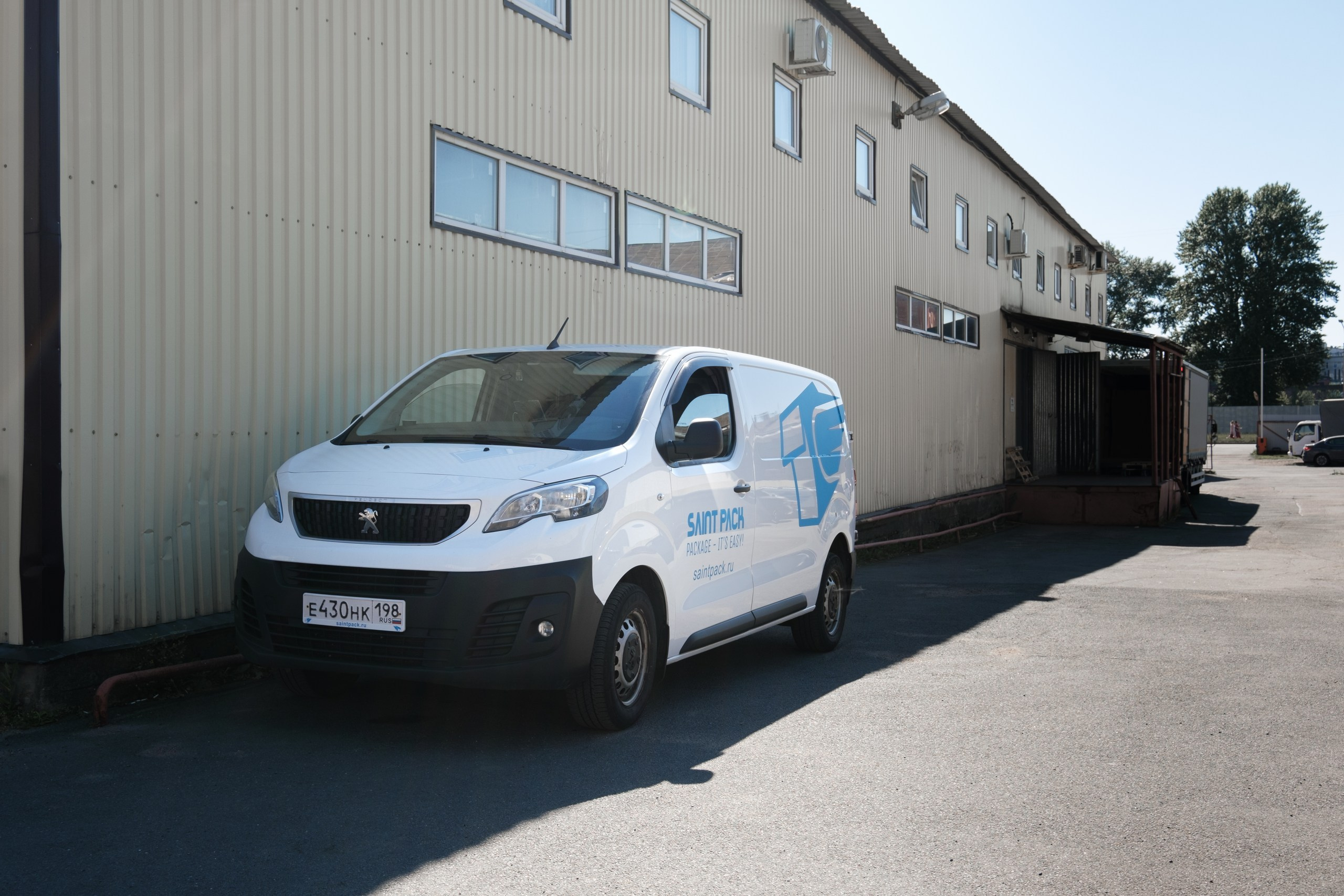 SaintPack, фуллфилмент. Интерьерный фотограф и видеограф в Санкт-Петербурге Вадим Балбашевский