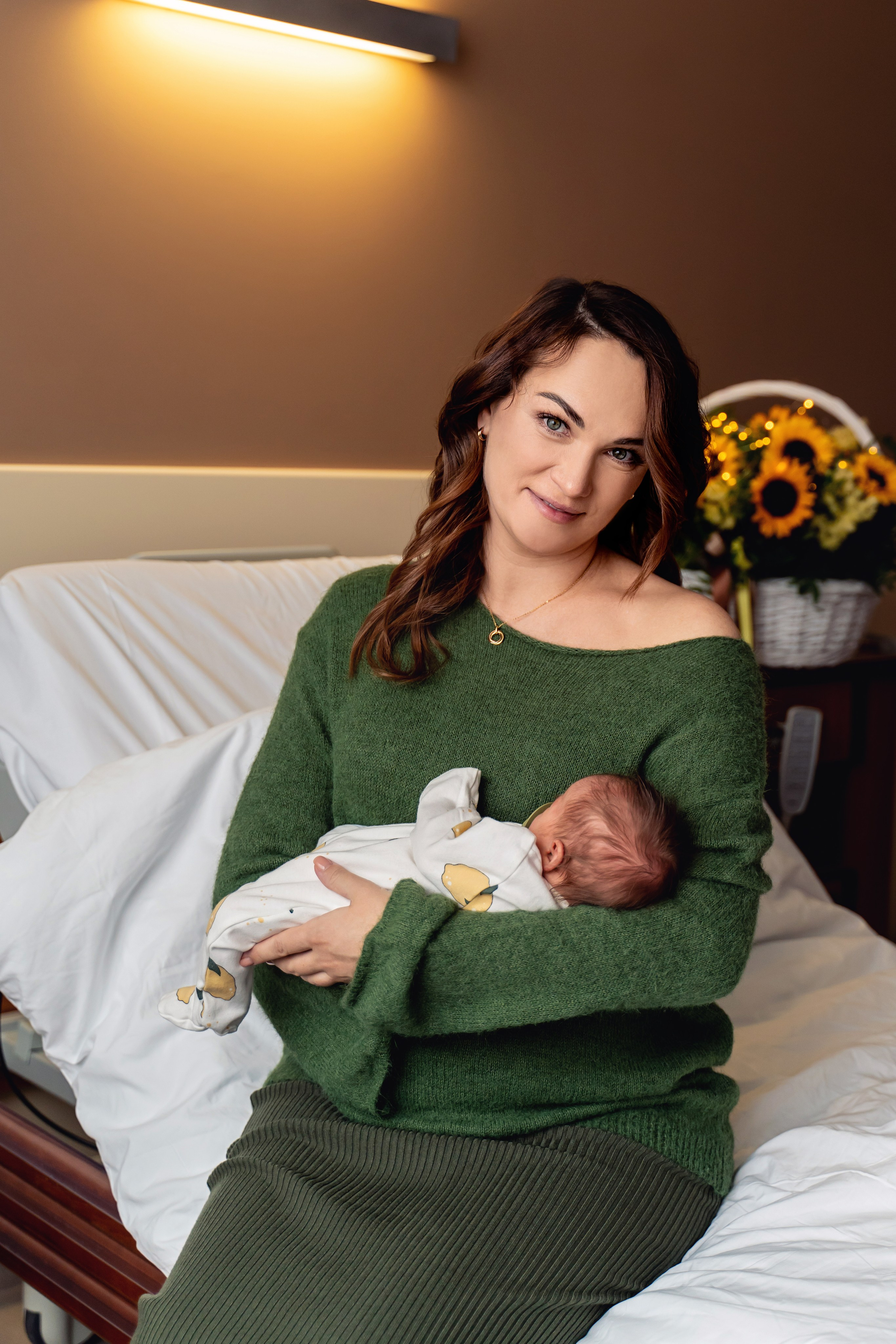 Выписка из роддома Лапино. Фотограф на выписку из роддома Москва. Фотограф \ Видеограф на Крещение, Венчание Москва| Семейные съемки