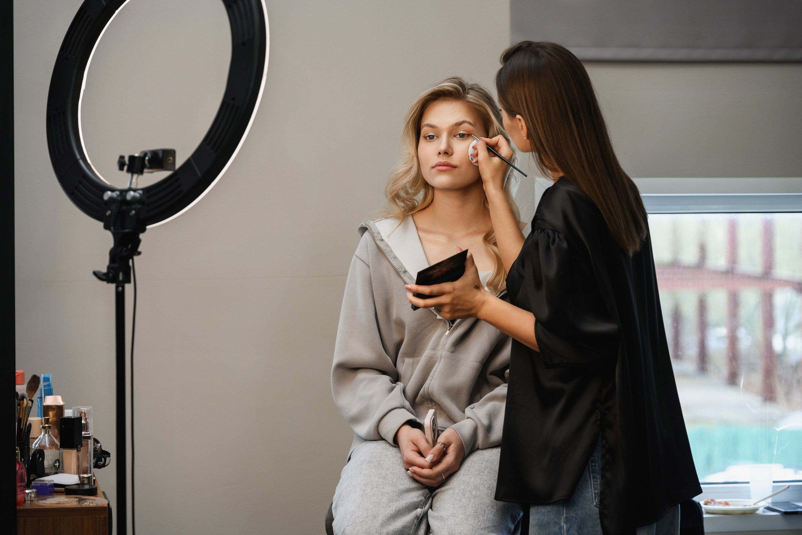 Фотосъемка в парикмахерской в Петропавловске-Камчатском. Профессиональная фотосессия в салоне красоты в Петропавловске-Камчатском. Стильная фотосъемка парикмахерских работ в Петропавловске-Камчатском. Креативные образы и прически в фотосессии парикмахерской в Петропавловске-Камчатском. Фотосъемка в барбершопе и салоне красоты в Петропавловске-Камчатском.