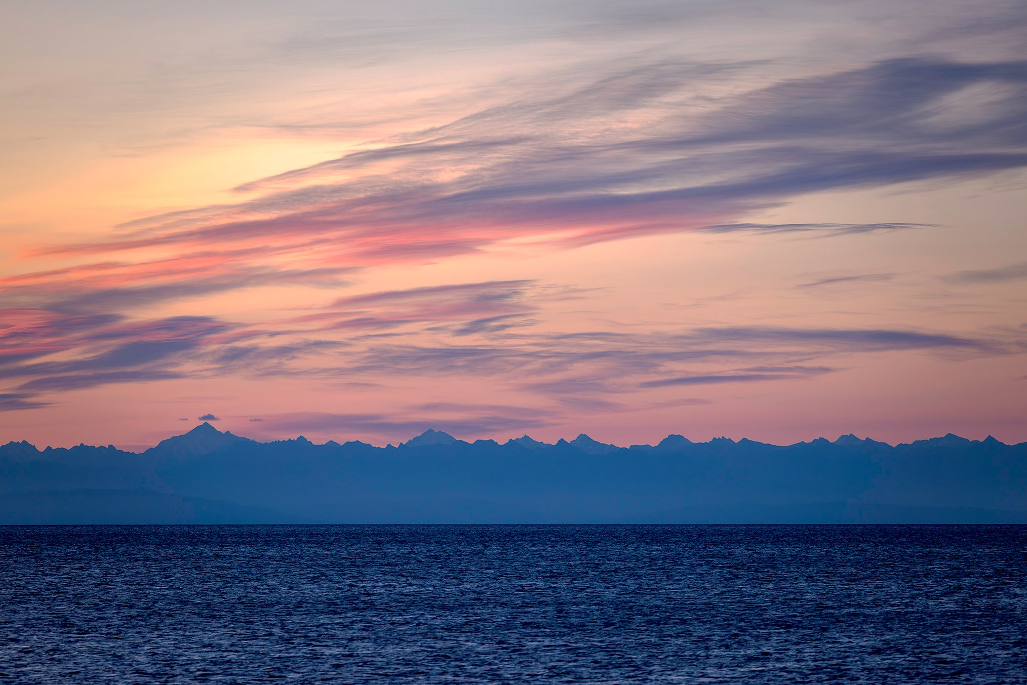 High-quality interior photos for your home, office, hotel