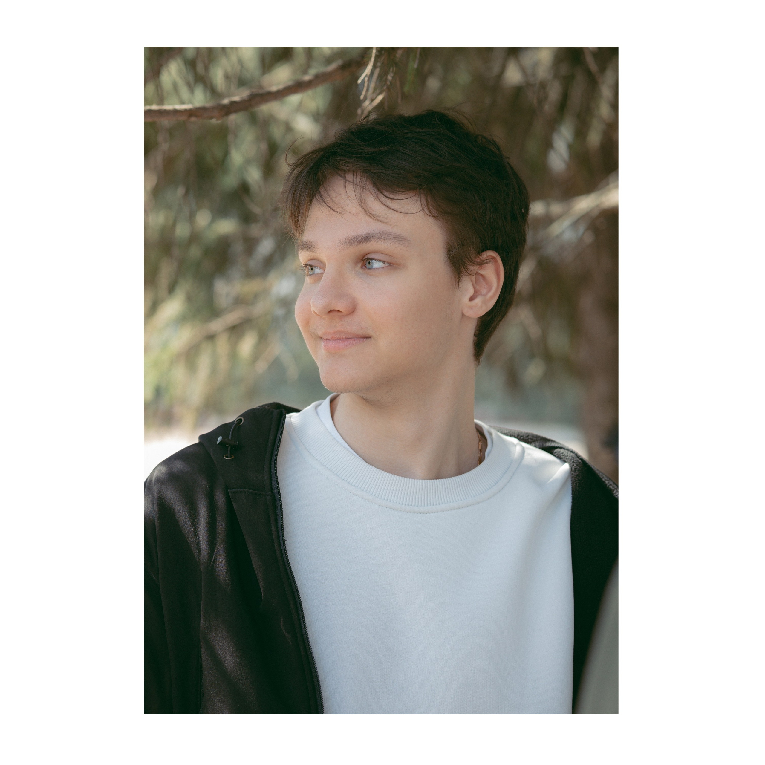 Schoolbook. Школьный фотограф в Валуйках. Фотосессии для выпускников и изготовление выпускных альбомов в городе Валуйки и в Белгородской области