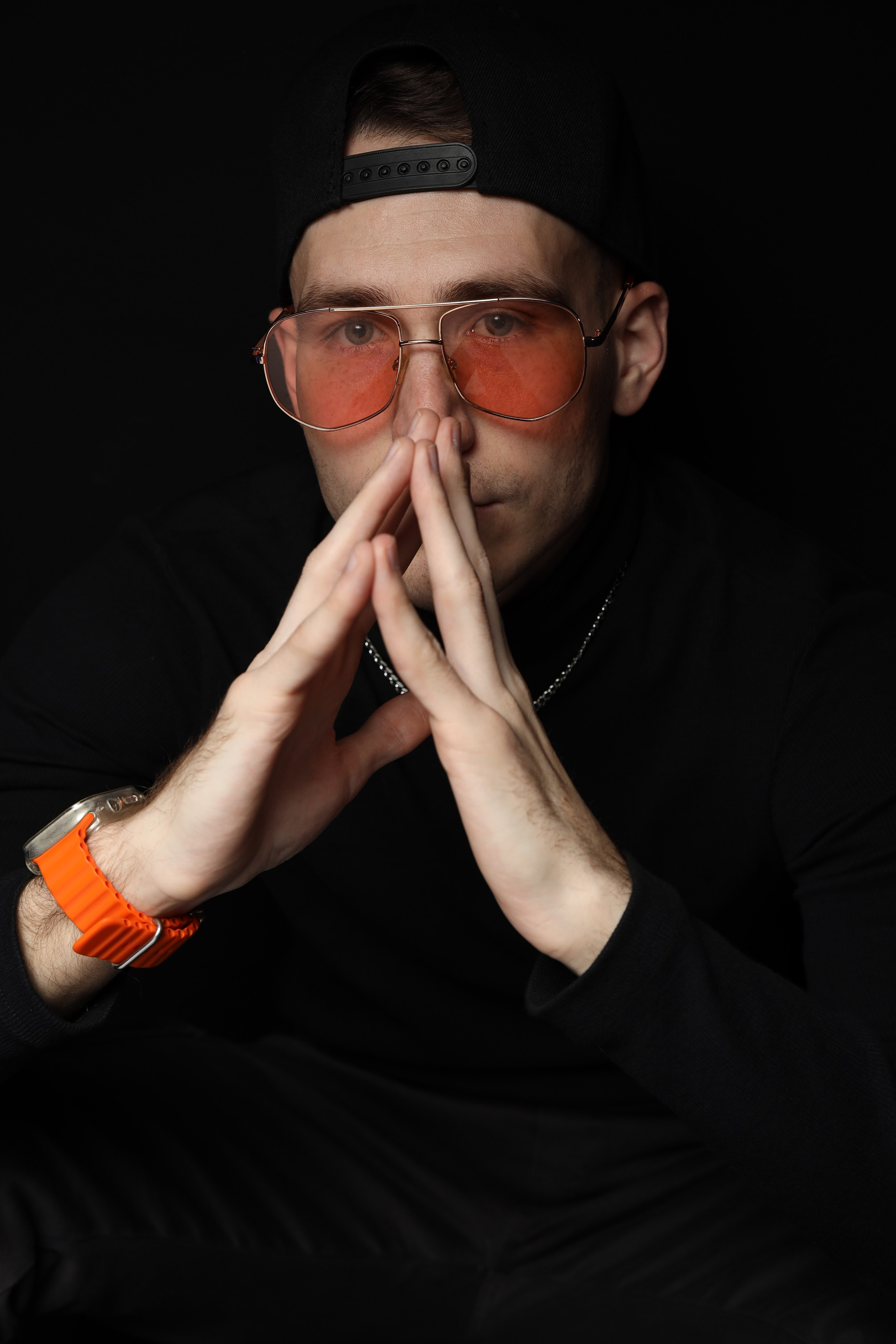 The White hat Alex. Профессиональный фотограф в Воронеже Владислав Крылов