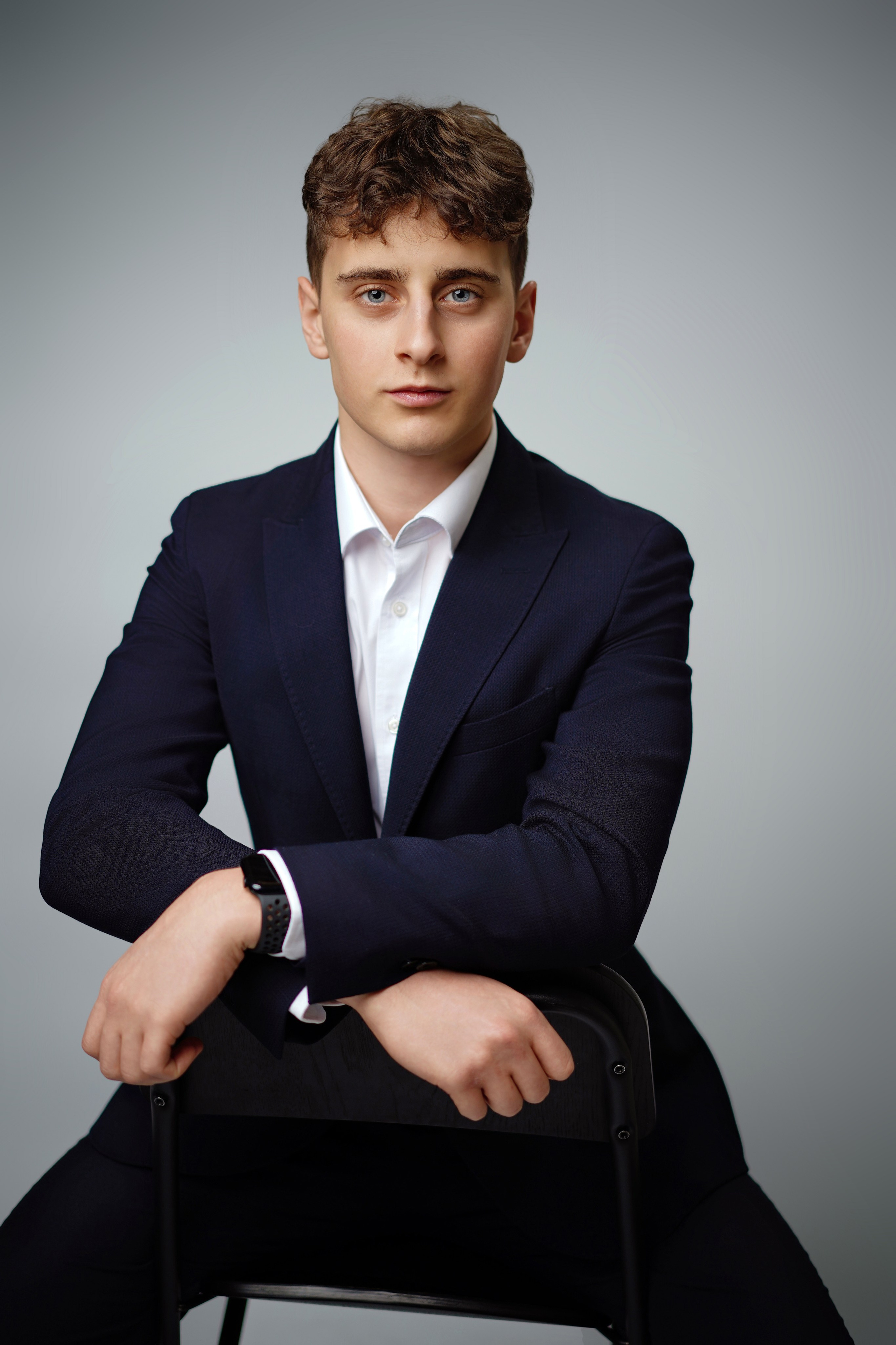 Стиль портрета в студии. GOTRA — выпускные альбомы в Тюмени