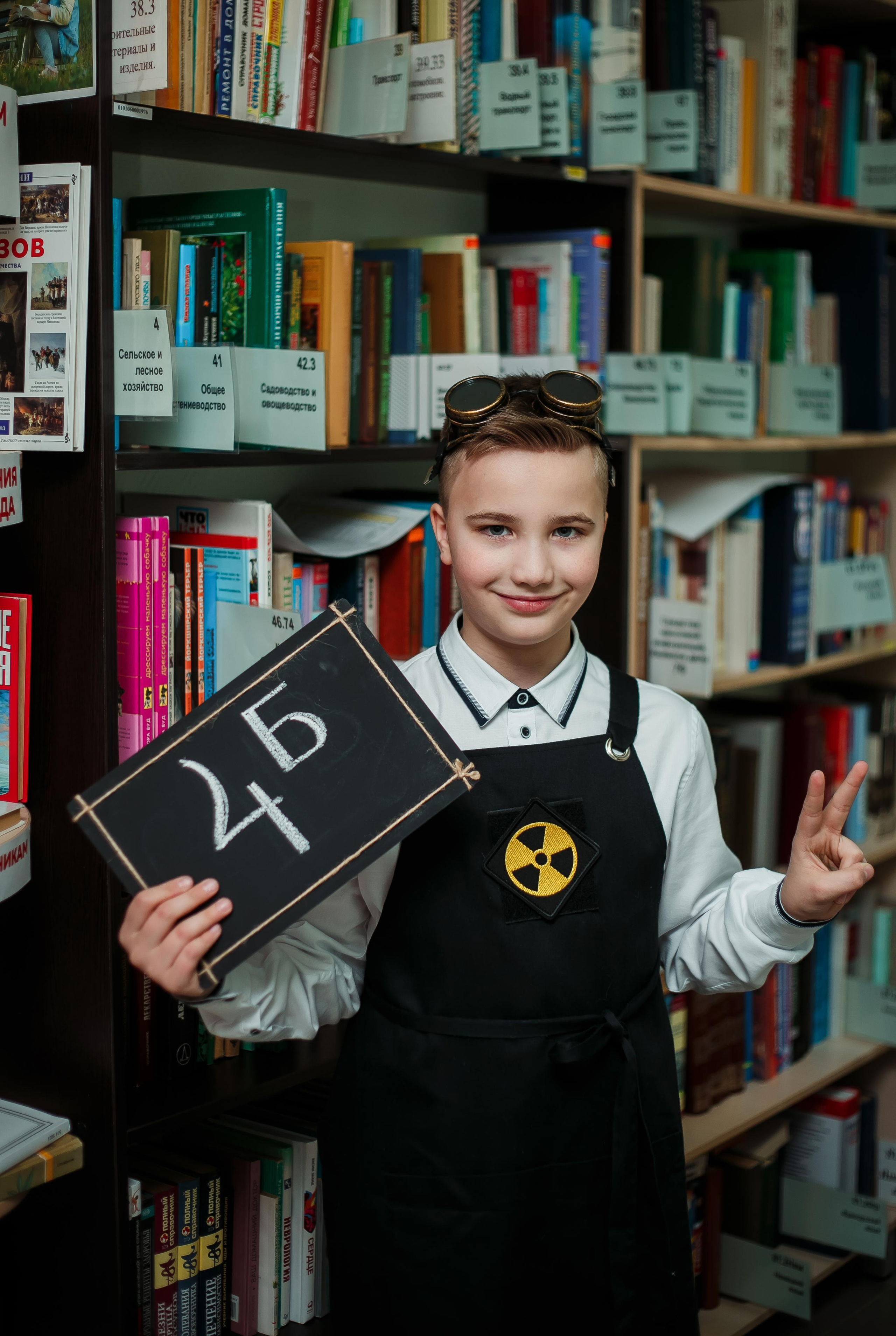 Цена на выпускные альбомы 4 класса. Выпускной альбом в Москве и Домодедово Вышка Школьный фотограф