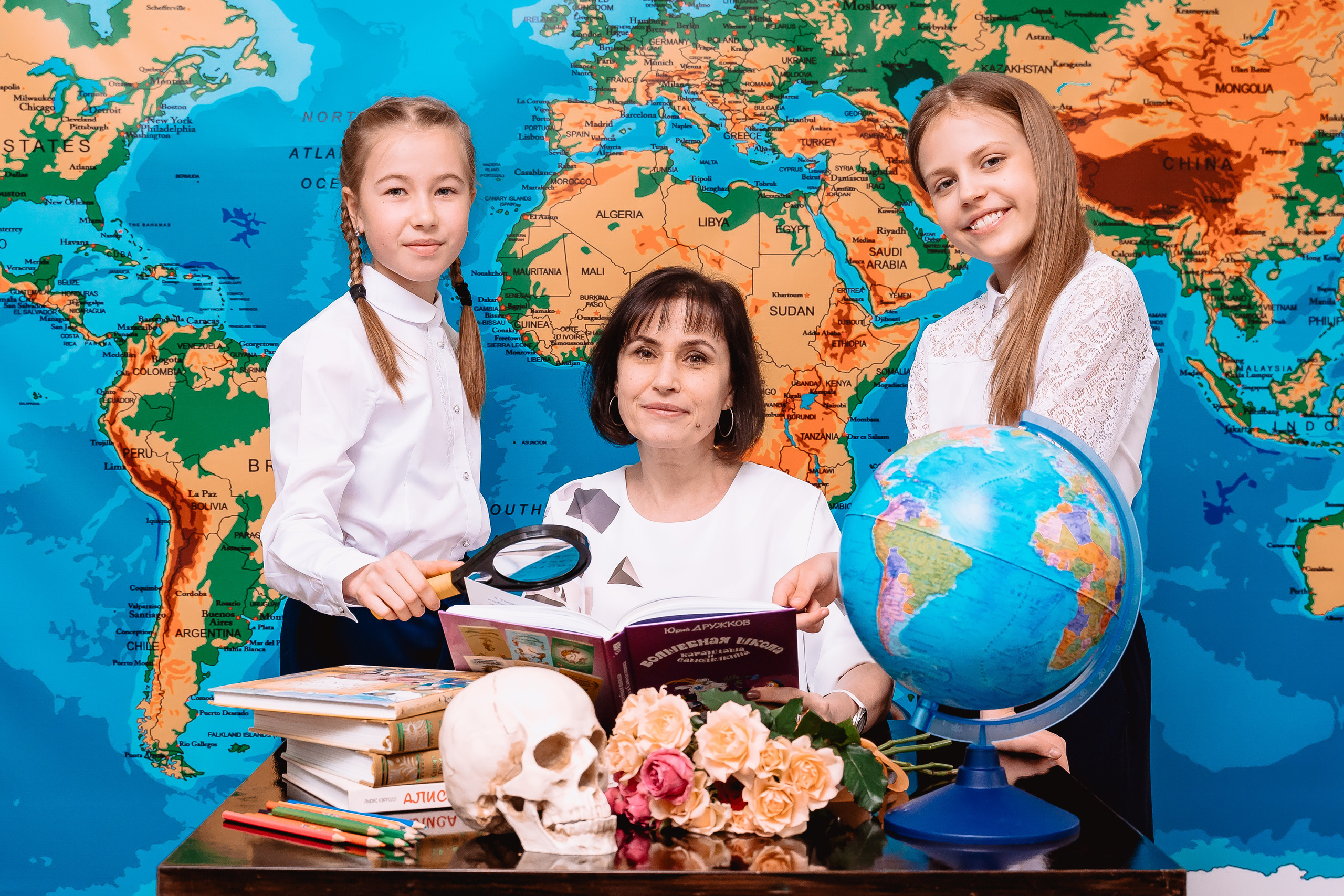 Цена на выпускные альбомы 4 класса. Выпускной альбом в Москве и Домодедово Вышка Школьный фотограф