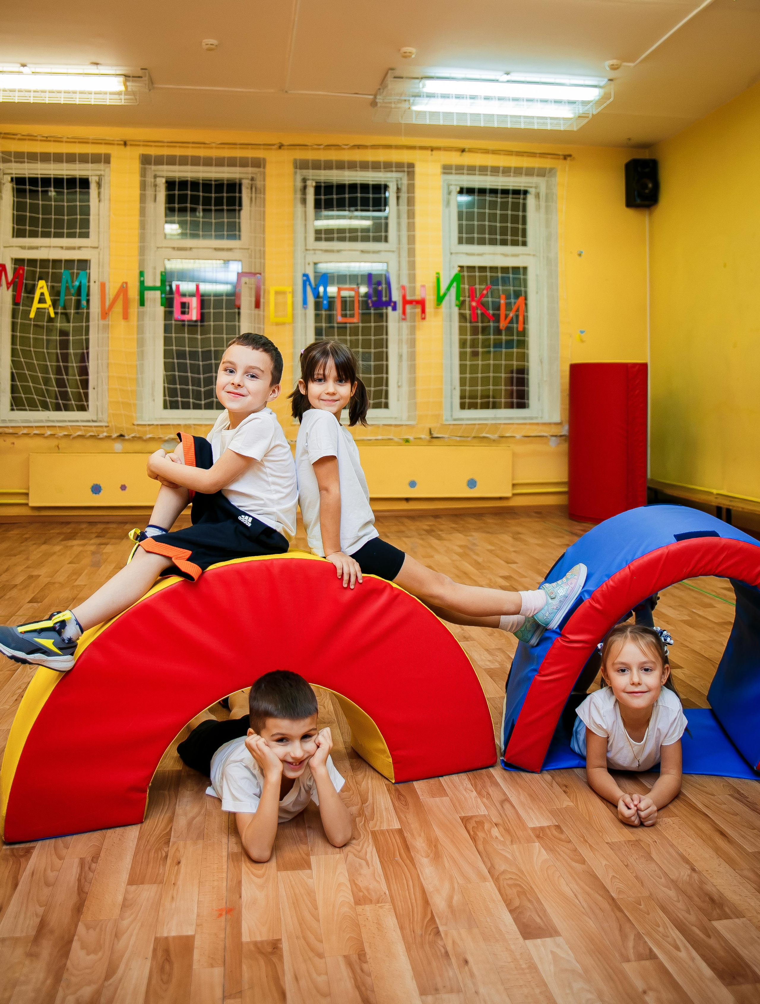 Выпускные альбомы для детского сада. Выпускной альбом в Москве и Домодедово Вышка Школьный фотограф