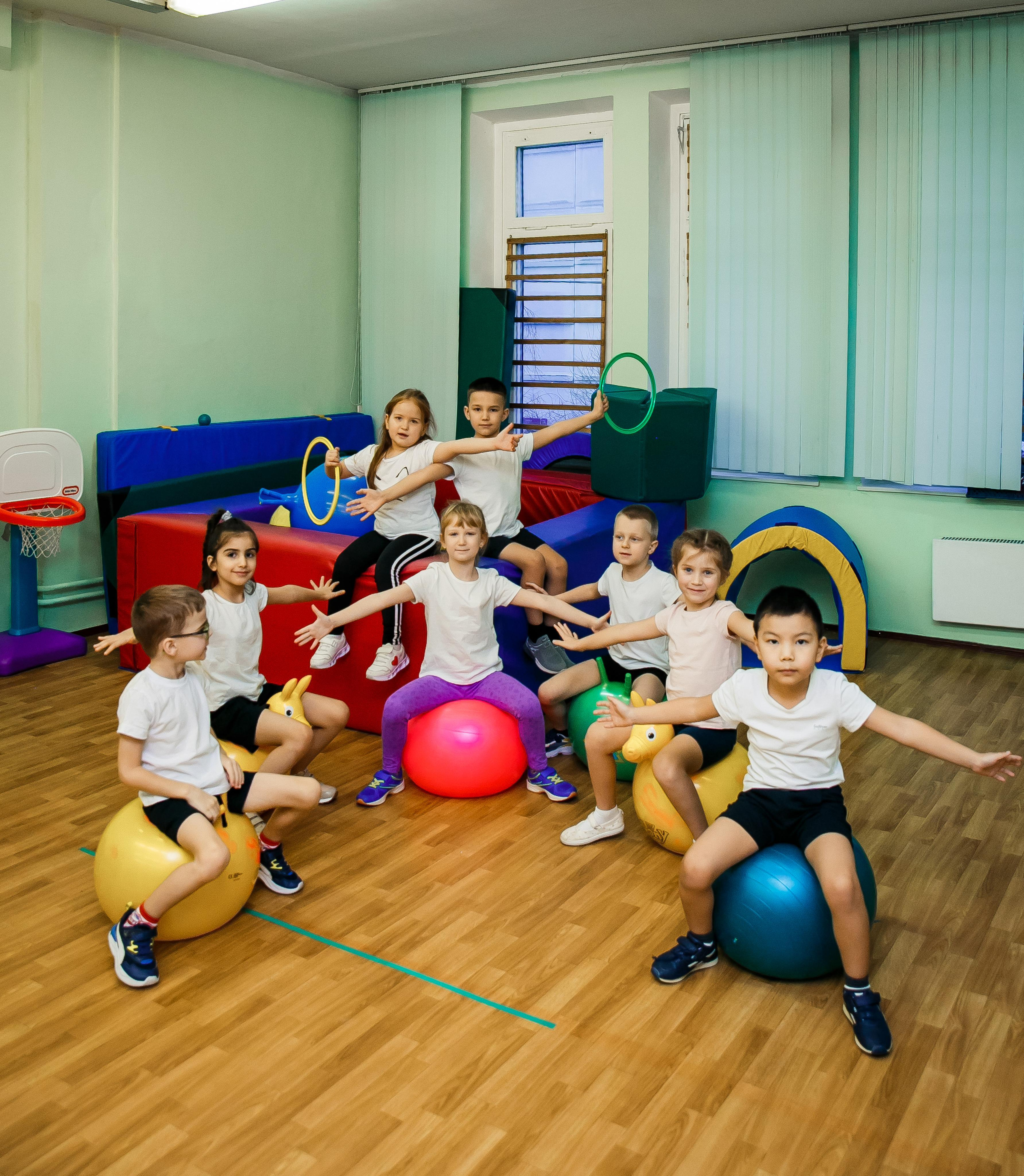 Выпускные альбомы для детского сада. Выпускной альбом в Москве и Домодедово Вышка Школьный фотограф