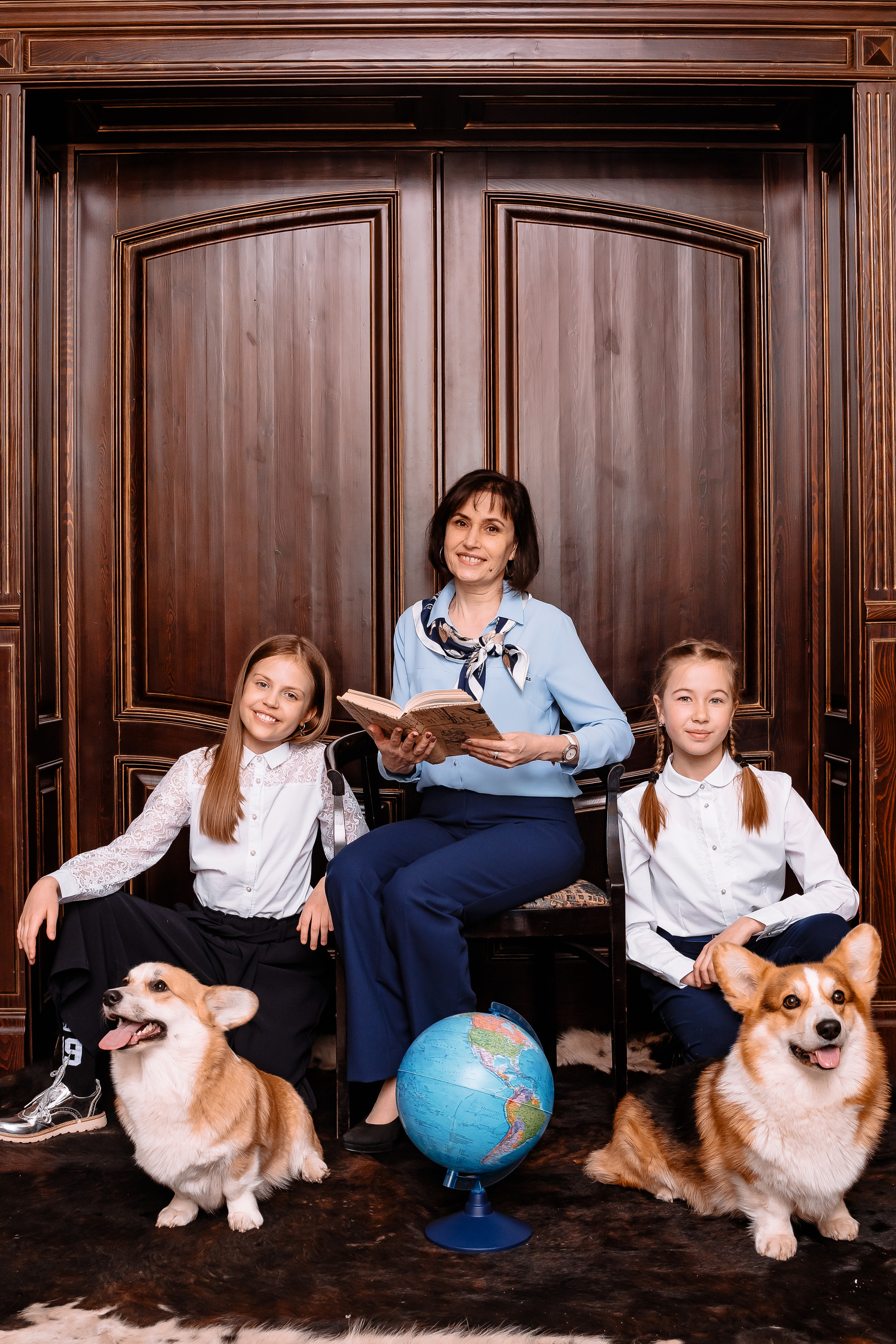 Цена на выпускные альбомы 4 класса. Выпускной альбом в Москве и Домодедово Вышка Школьный фотограф