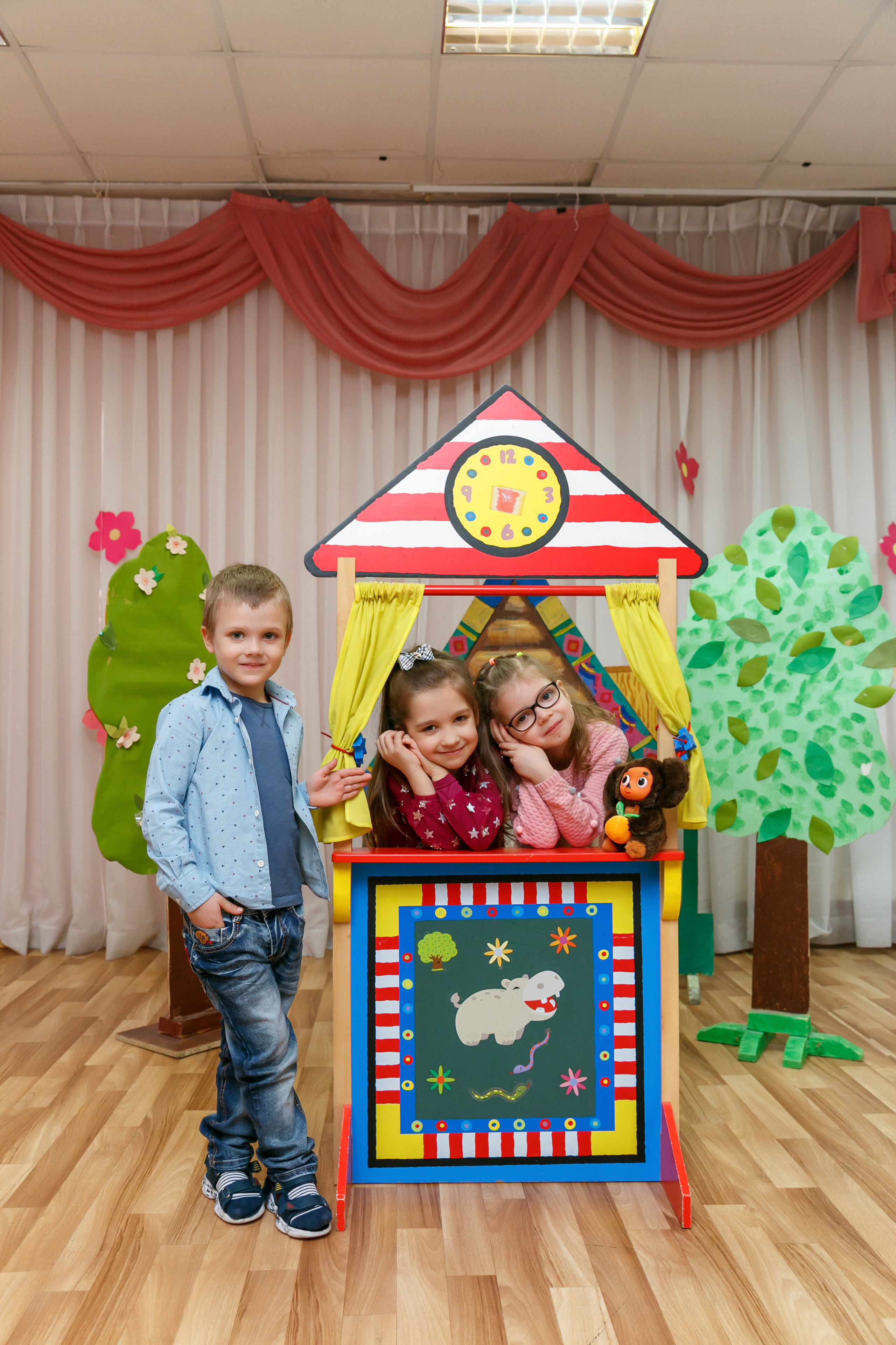 Выпускные альбомы для детского сада. Выпускной альбом в Москве и Домодедово Вышка Школьный фотограф