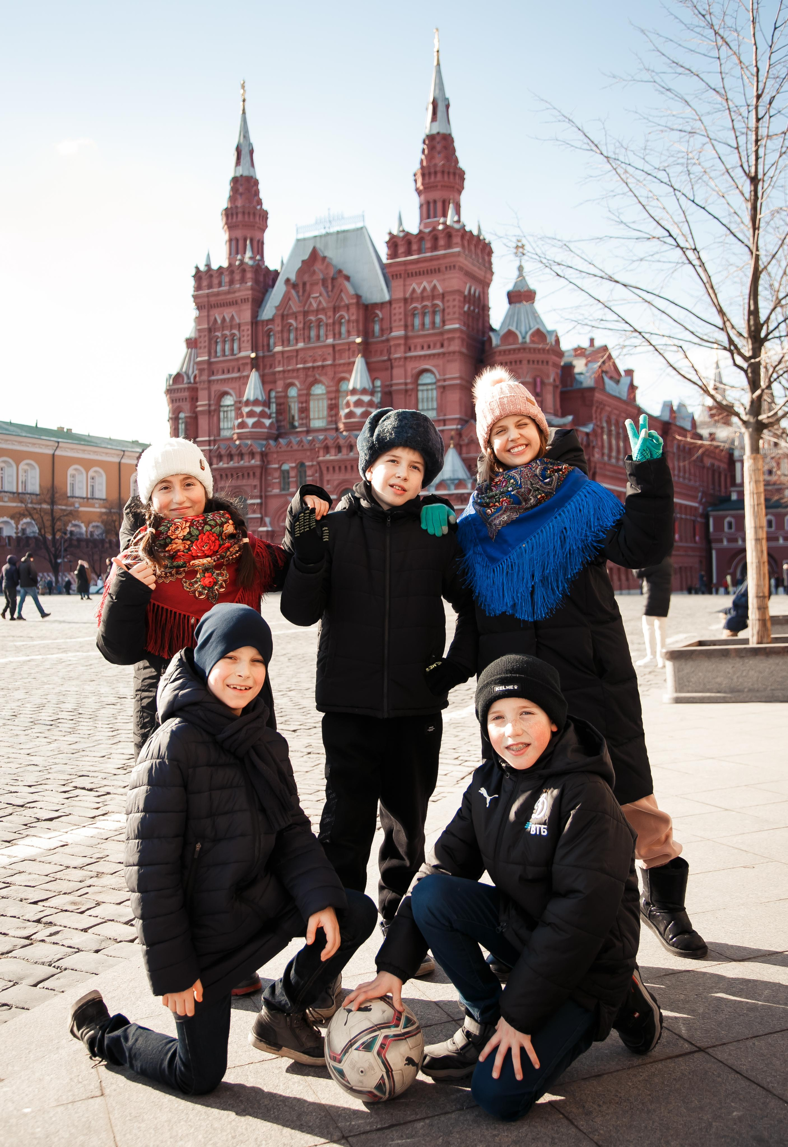 Цена на выпускные альбомы 4 класса. Выпускной альбом в Москве и Домодедово Вышка Школьный фотограф