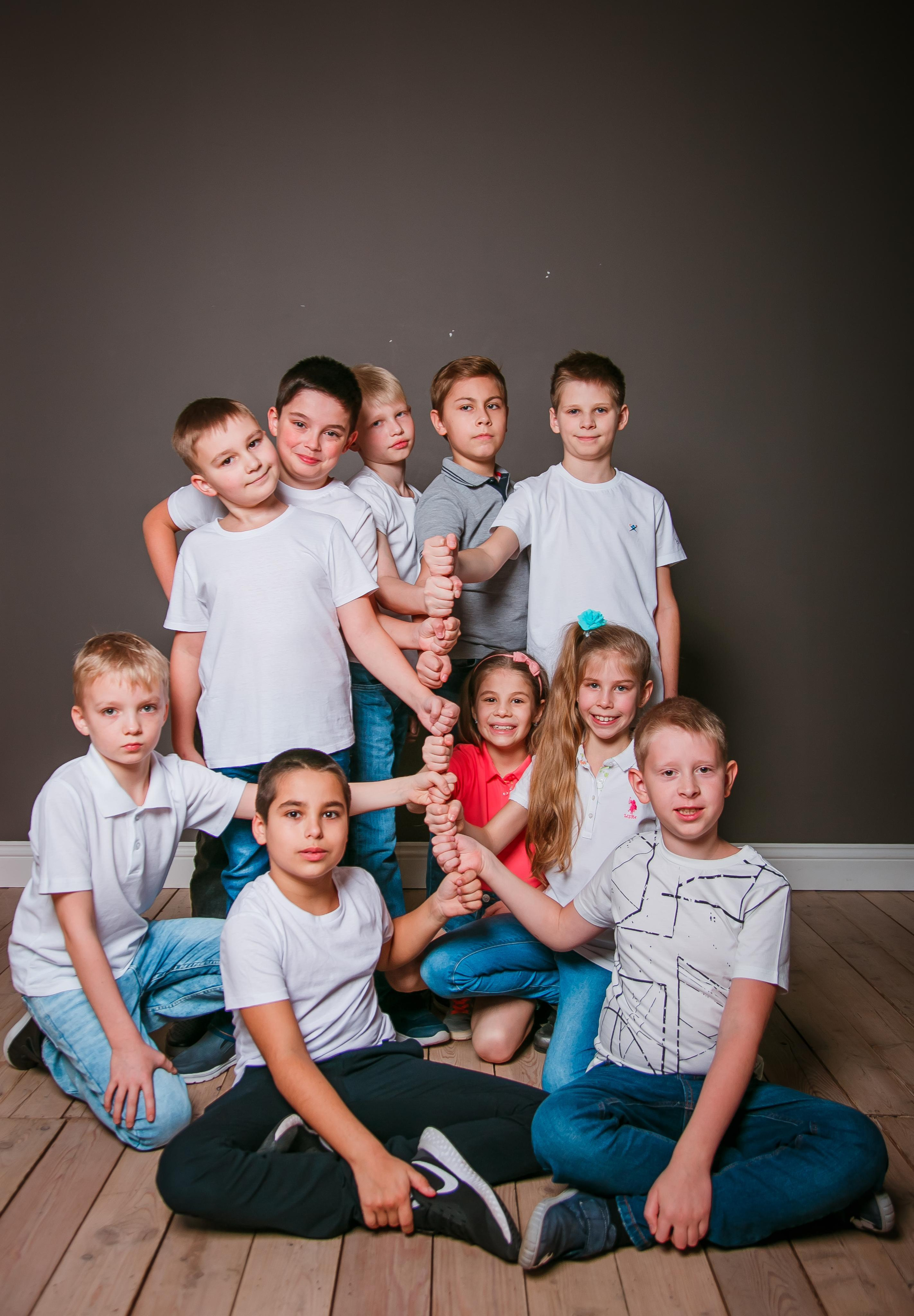 Цена на выпускные альбомы 4 класса. Выпускной альбом в Москве и Домодедово Вышка Школьный фотограф