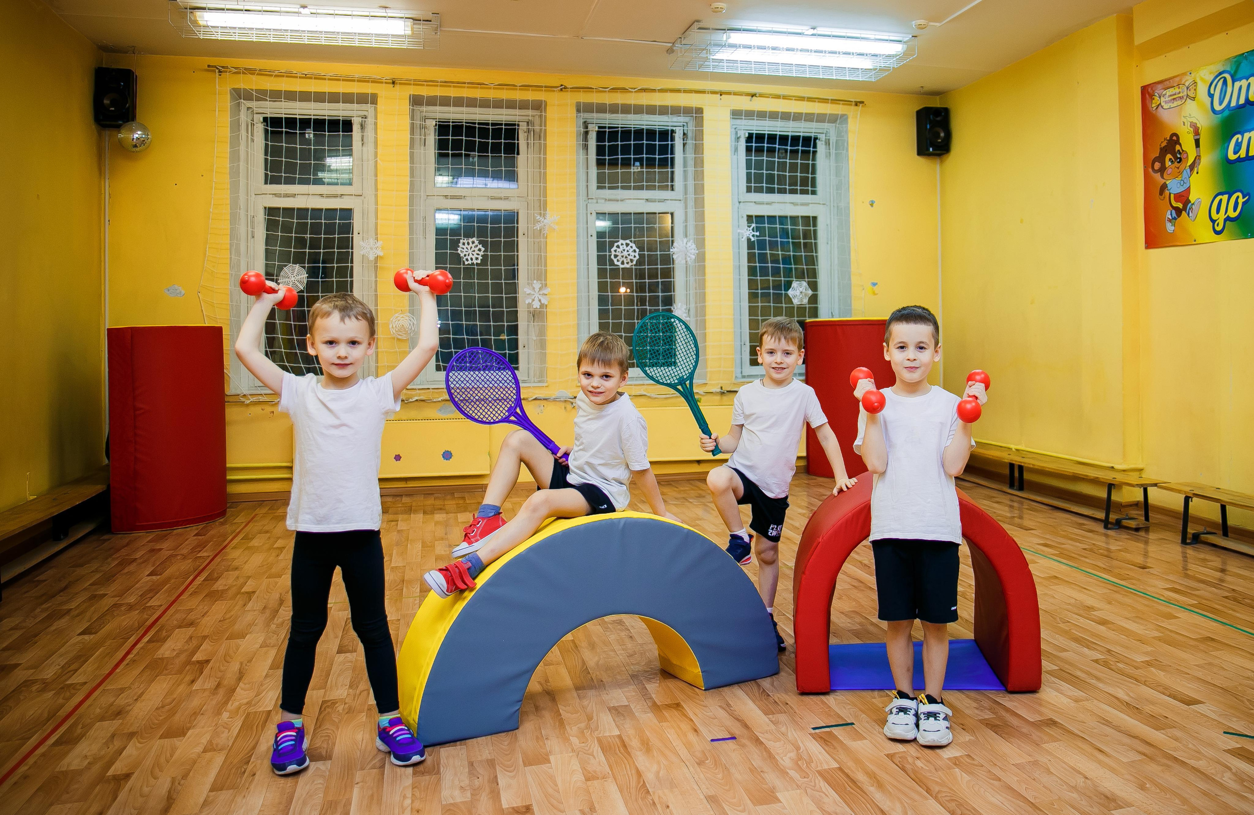 Выпускные альбомы для детского сада. Выпускной альбом в Москве и Домодедово Вышка Школьный фотограф