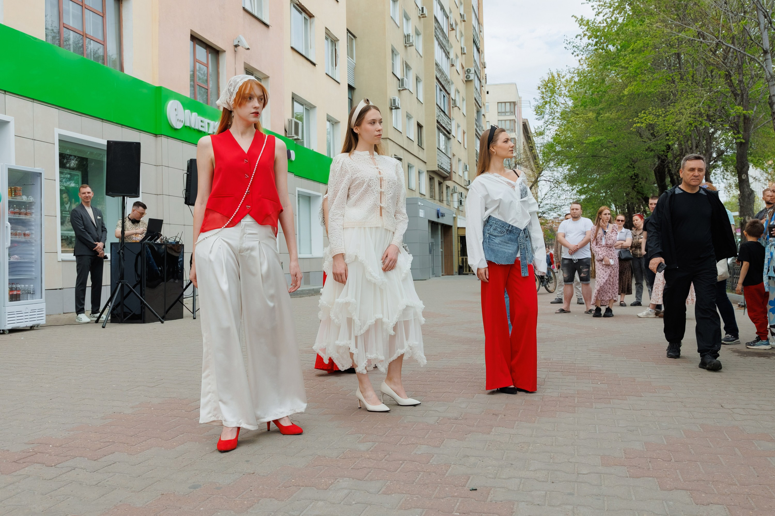 МОДНЫЙ ПОКАЗ. СВОИ. ФОТООТЧЕТЫ-СОБЫТИЯ-МЕСТА