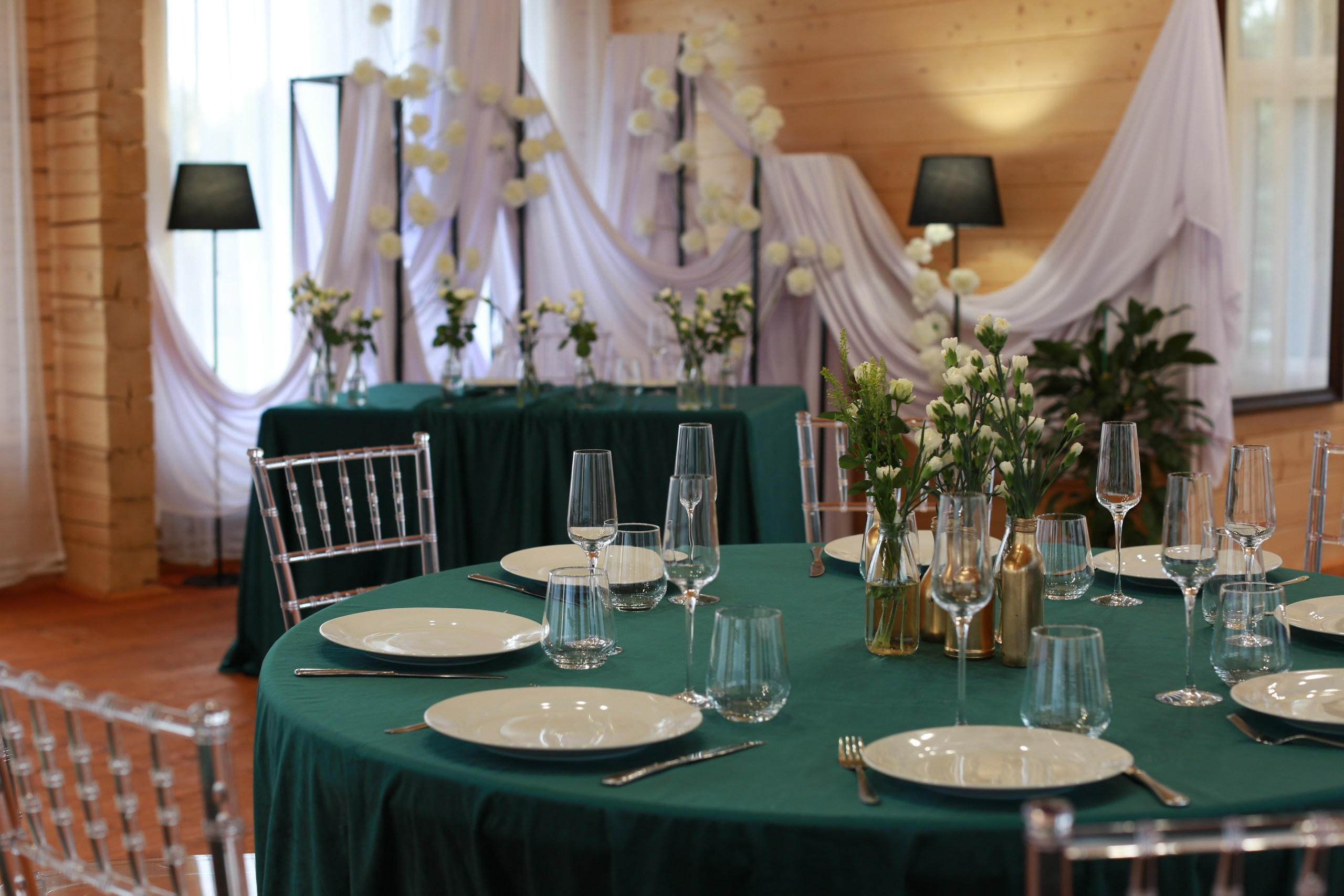 Веранда в Якушево для свадьбы, юбилея, корпоратива. Банкетный зал Веранда в Якушево у озера для свадеб, юбилеев, корпоративов. Официальный сайт