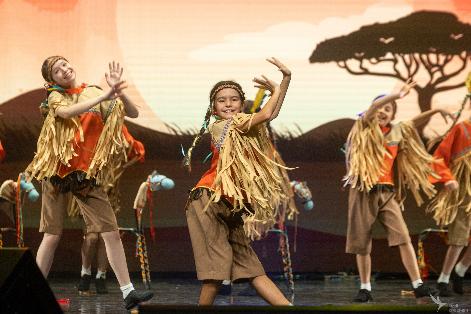 Юбилейный концерт студии эстрадного танца «Изумрудный город». Репортажный фотограф в Казани Павел Серпокрылов