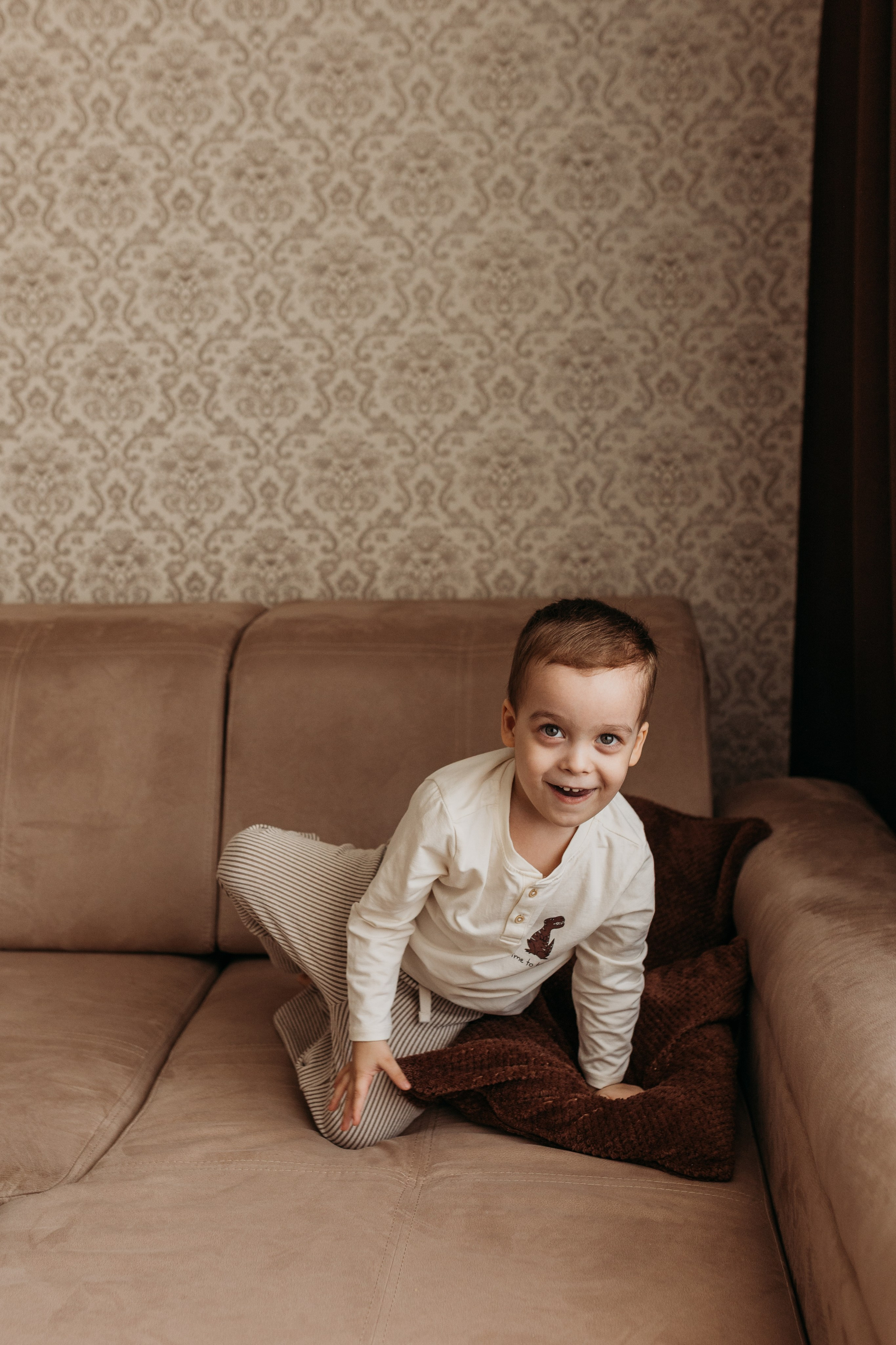 Лайфстайл lifestyle фотосессия новорожденного Барнаул. Фотограф новорожденных в г. Барнаул Ренпенинг Катерина