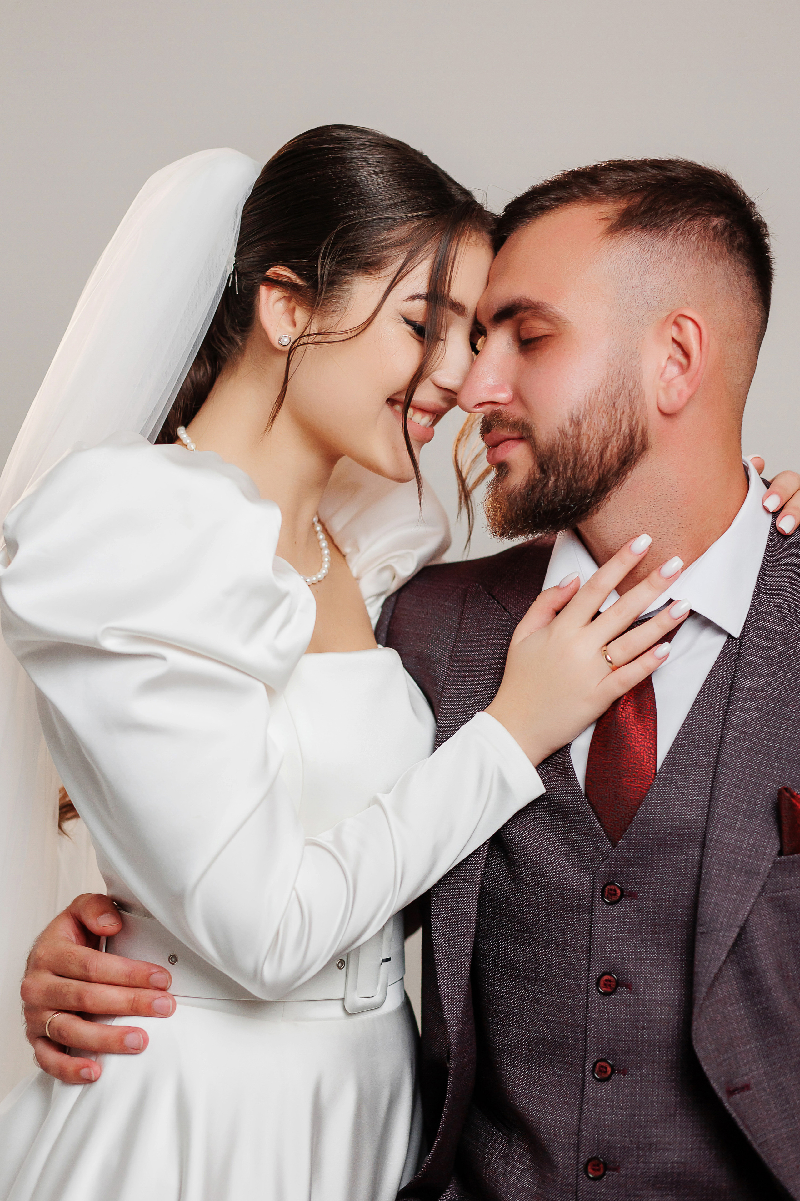 Сборы жениха и невесты и съемка в студии в г. Лабинске. Дмитрий Шевченко свадебное фото в г. Краснодар — Армавир — Лабинск