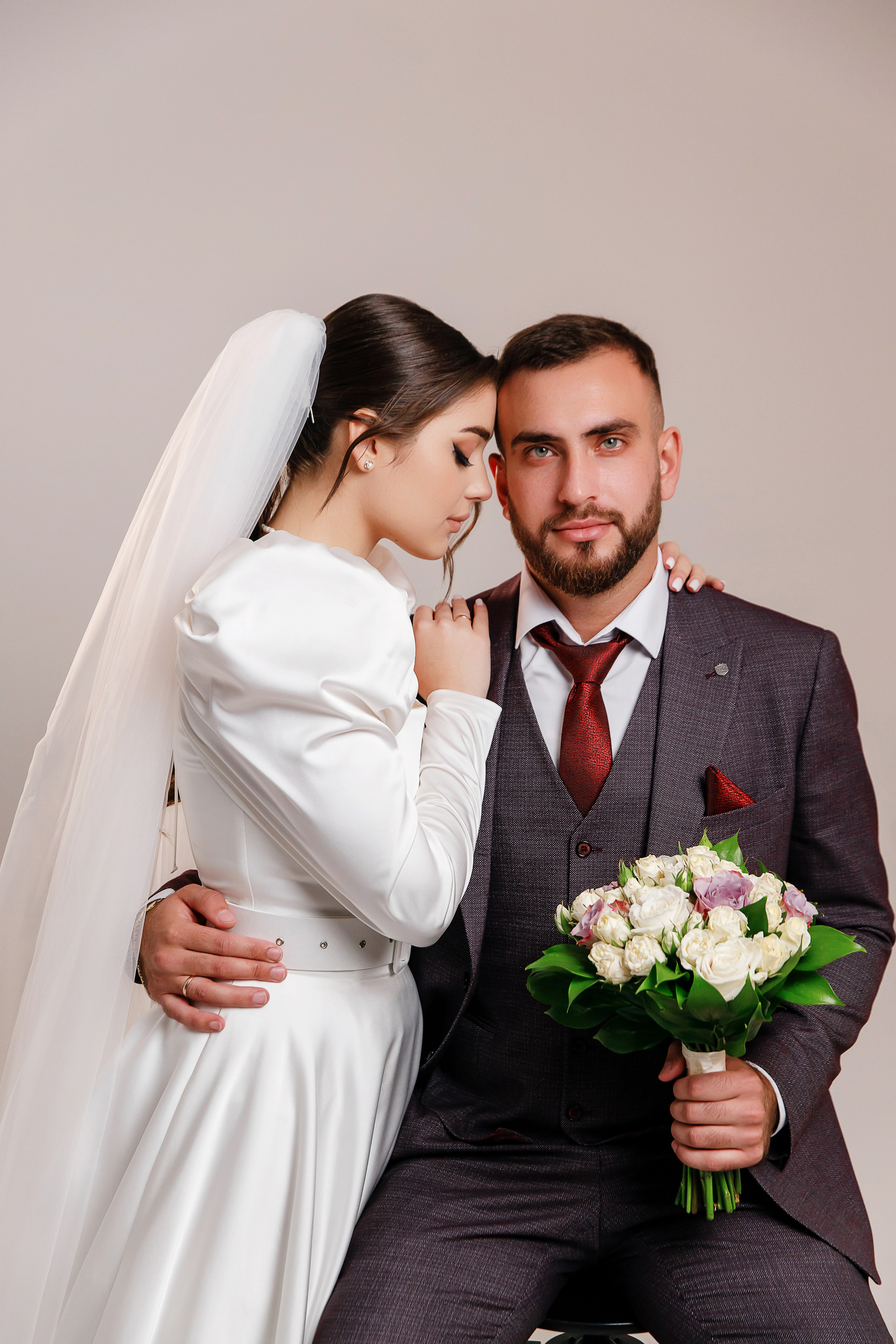 Сборы жениха и невесты и съемка в студии в г. Лабинске. Дмитрий Шевченко свадебное фото в г. Краснодар — Армавир — Лабинск