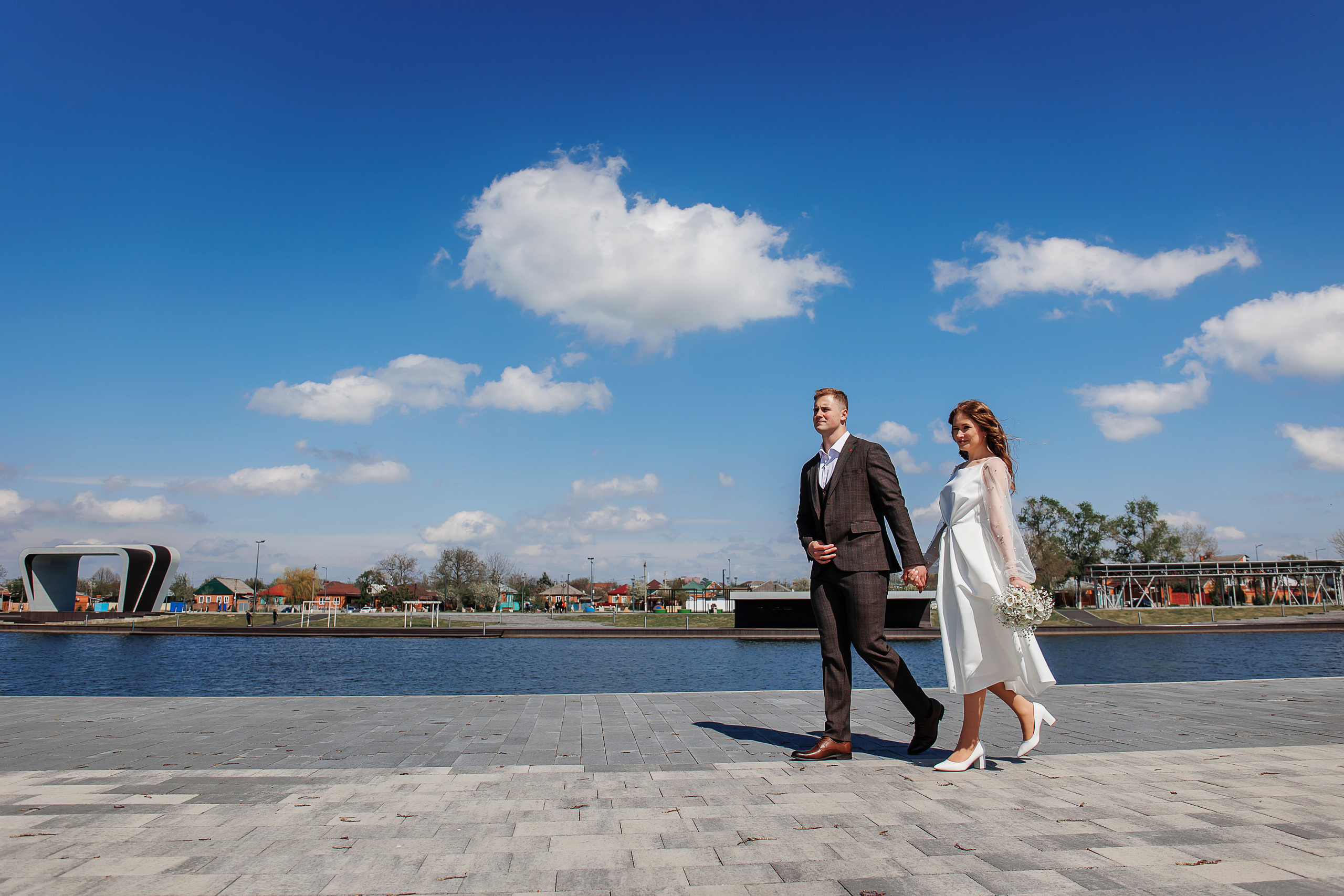 Свадебная фотопрогулка по Чистым прудам города Лабинска. Дмитрий Шевченко свадебное фото в г. Краснодар — Армавир — Лабинск