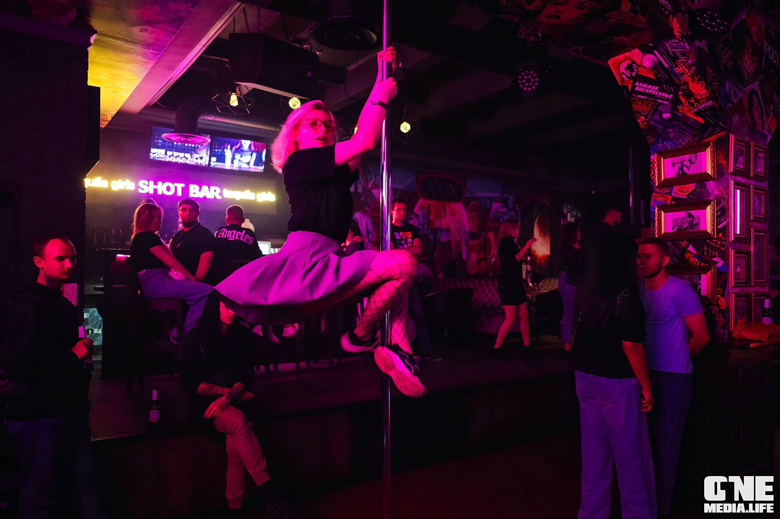 Фоторепортаж из бара XxxX. One Media Life: фоторепортажи, фотоотчеты с мероприятий и заведений
