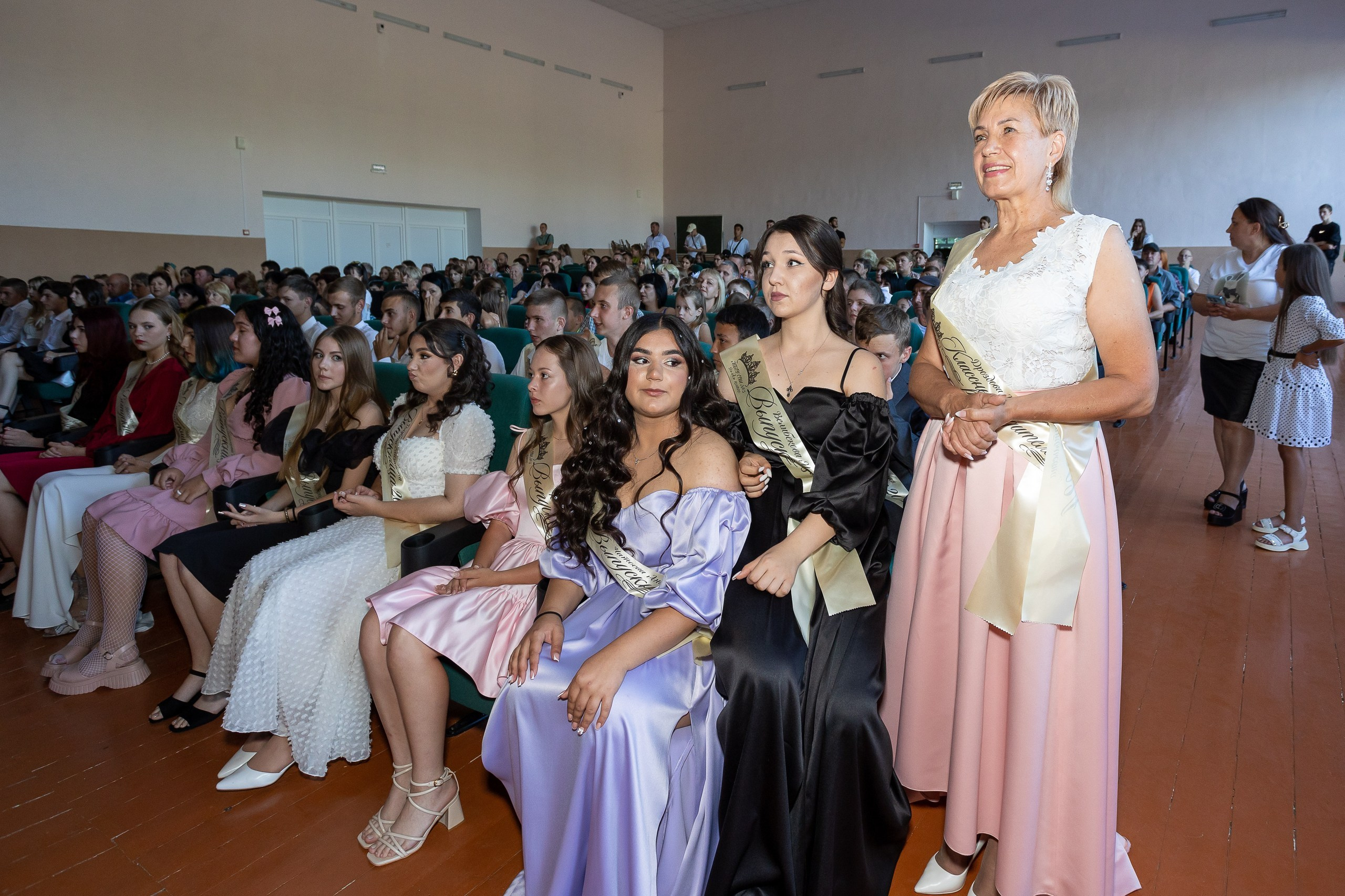 Вручение аттестата 2024 г. Выпускные альбомы Майкоп, Краснодар Елена Золотарева