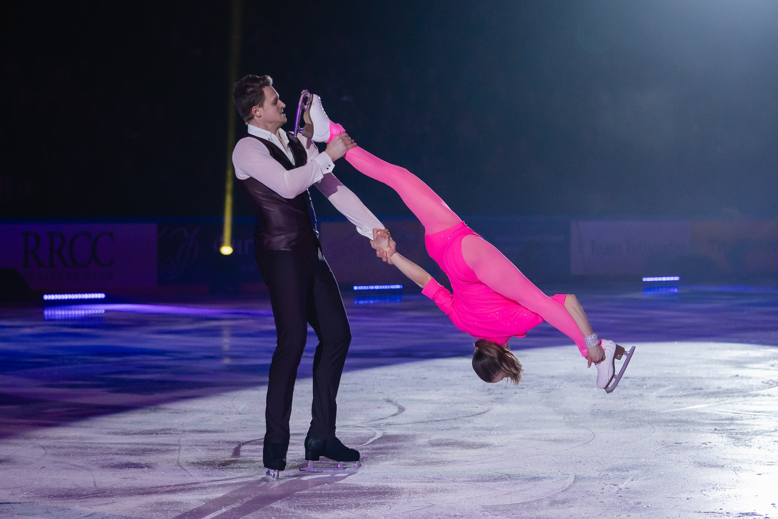 Шоу «Чемпионы на льду» в Новосибирске. Воробьева Ксения — Спортивный и танцевальный фотограф Новосибирск