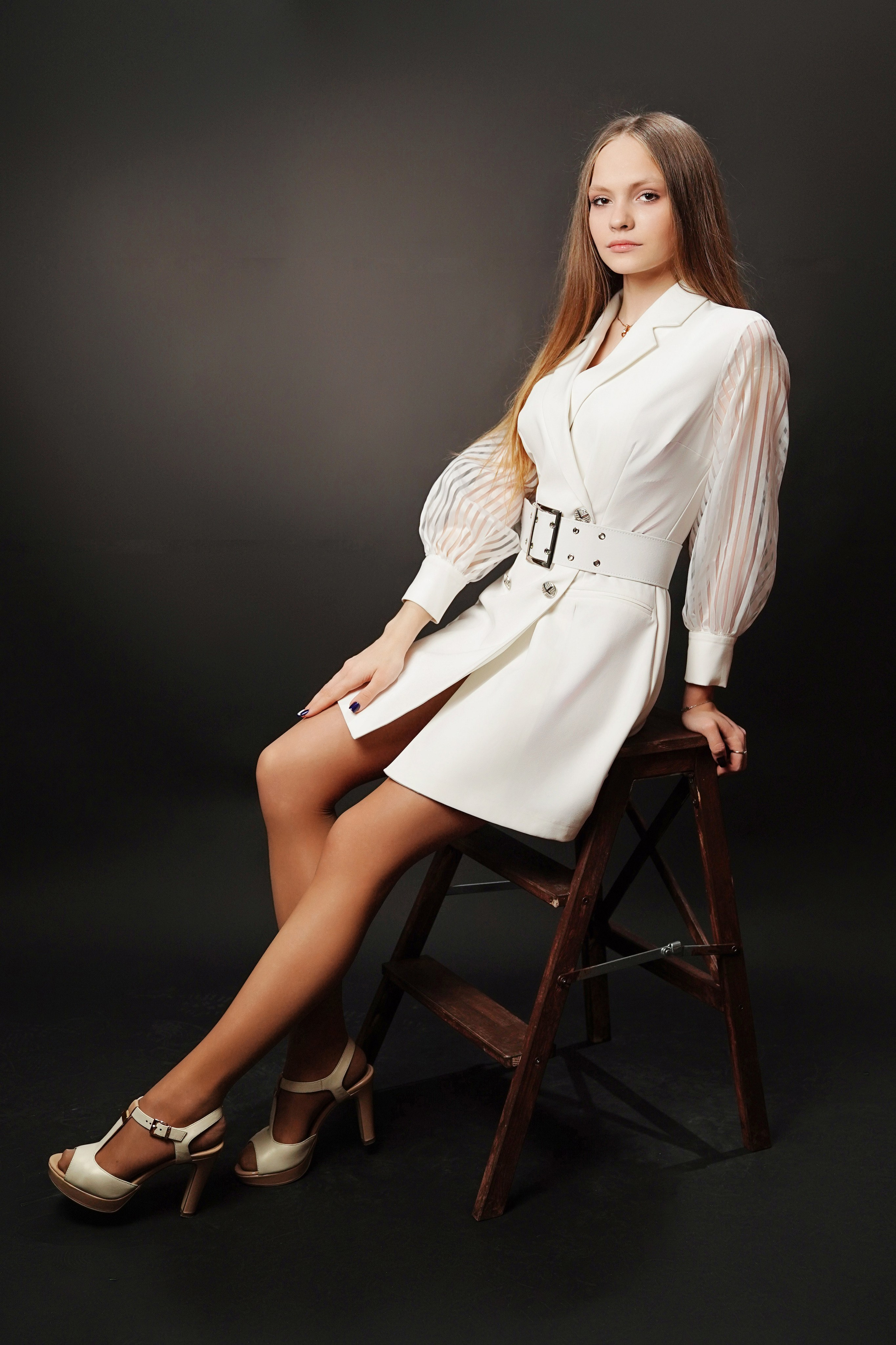 Стиль портрета в студии. GOTRA — выпускные альбомы в Тюмени