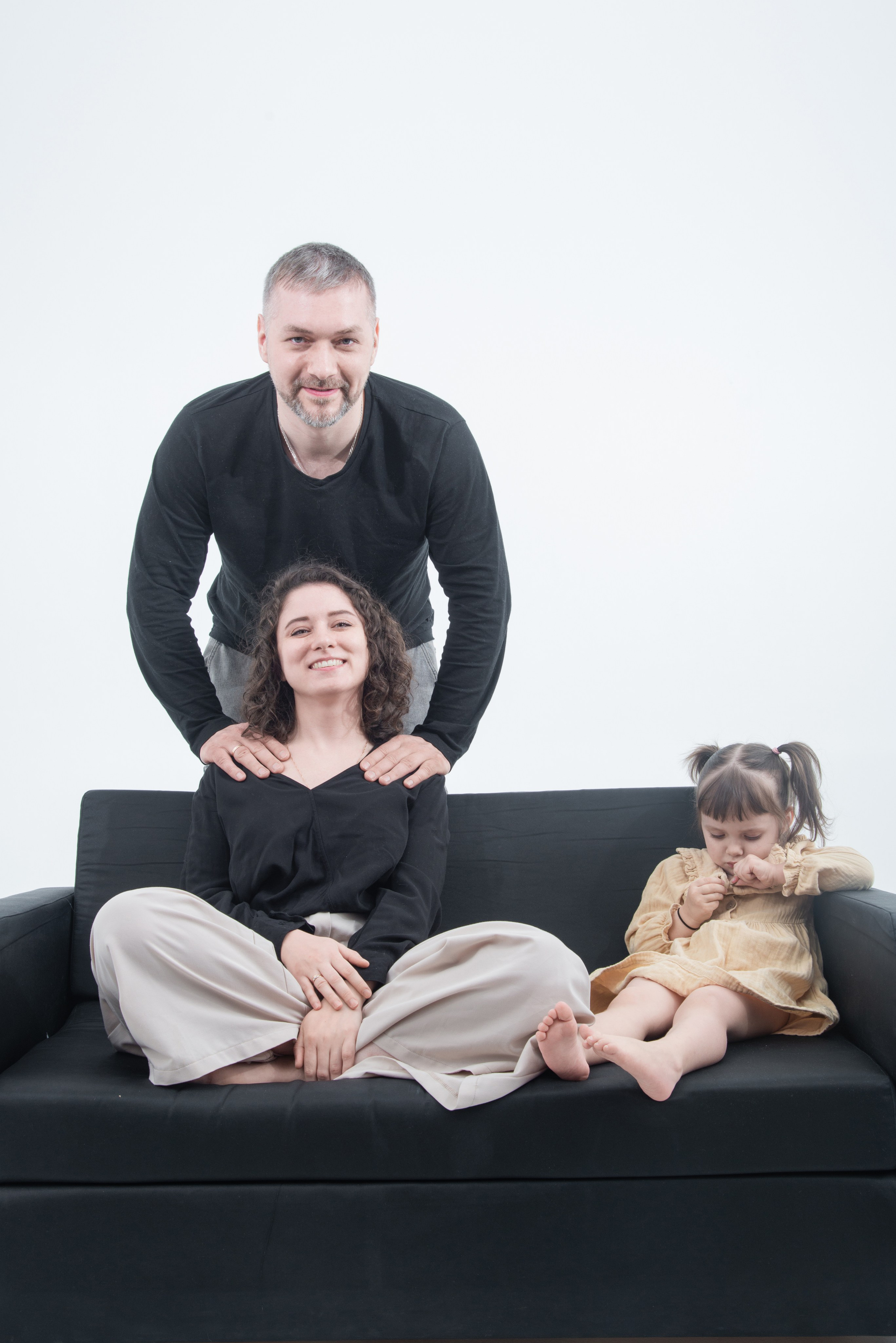 Алиса и ее родители, семейная фотосессия в Омске. Свадебный и портретный фотограф в Омске Матвей Краузе