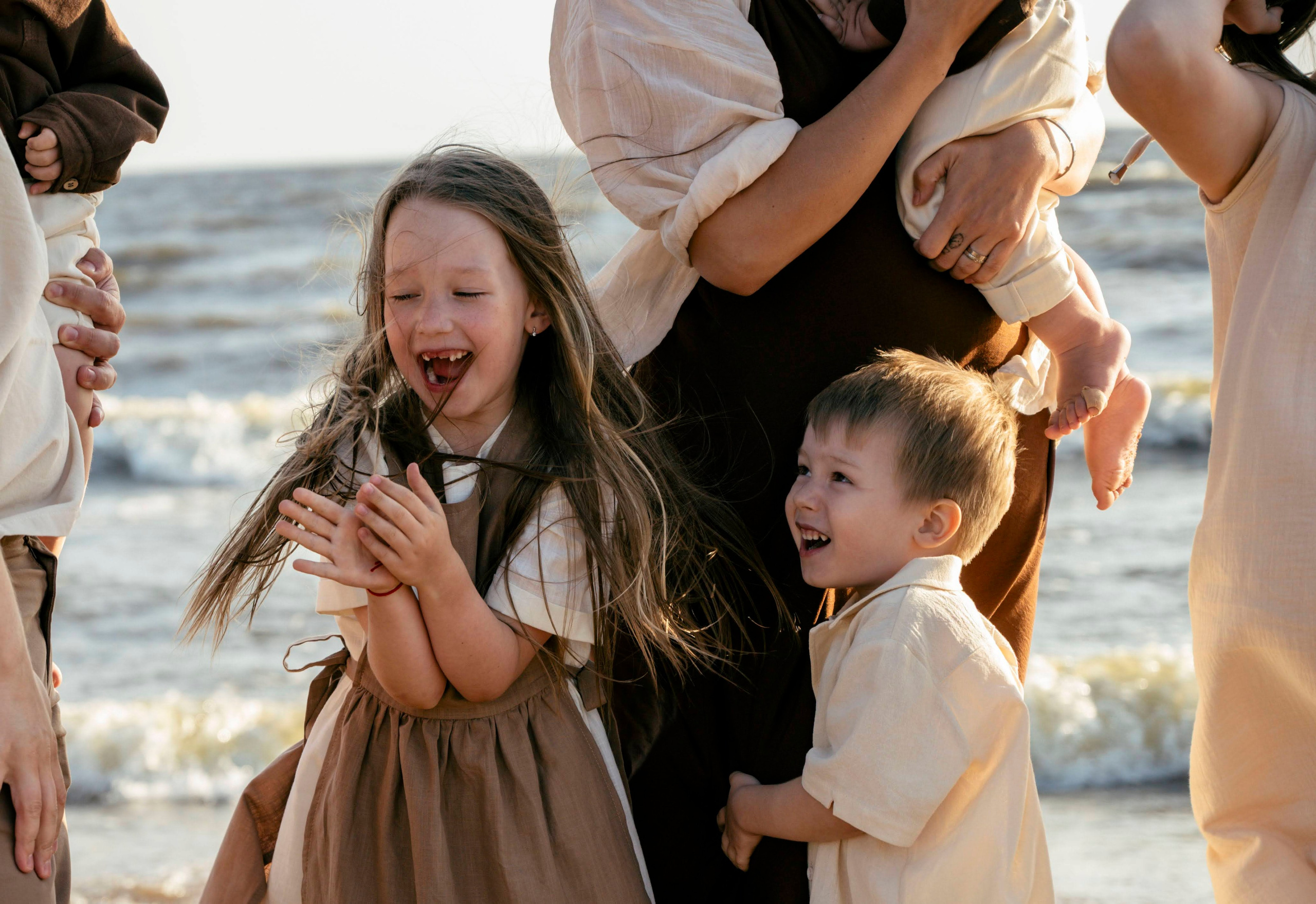 Семейная съемка. Профессиональный фотограф беременности в СПБ. Стильные фотосессии беременности в стиле минимализм и классическая фотография