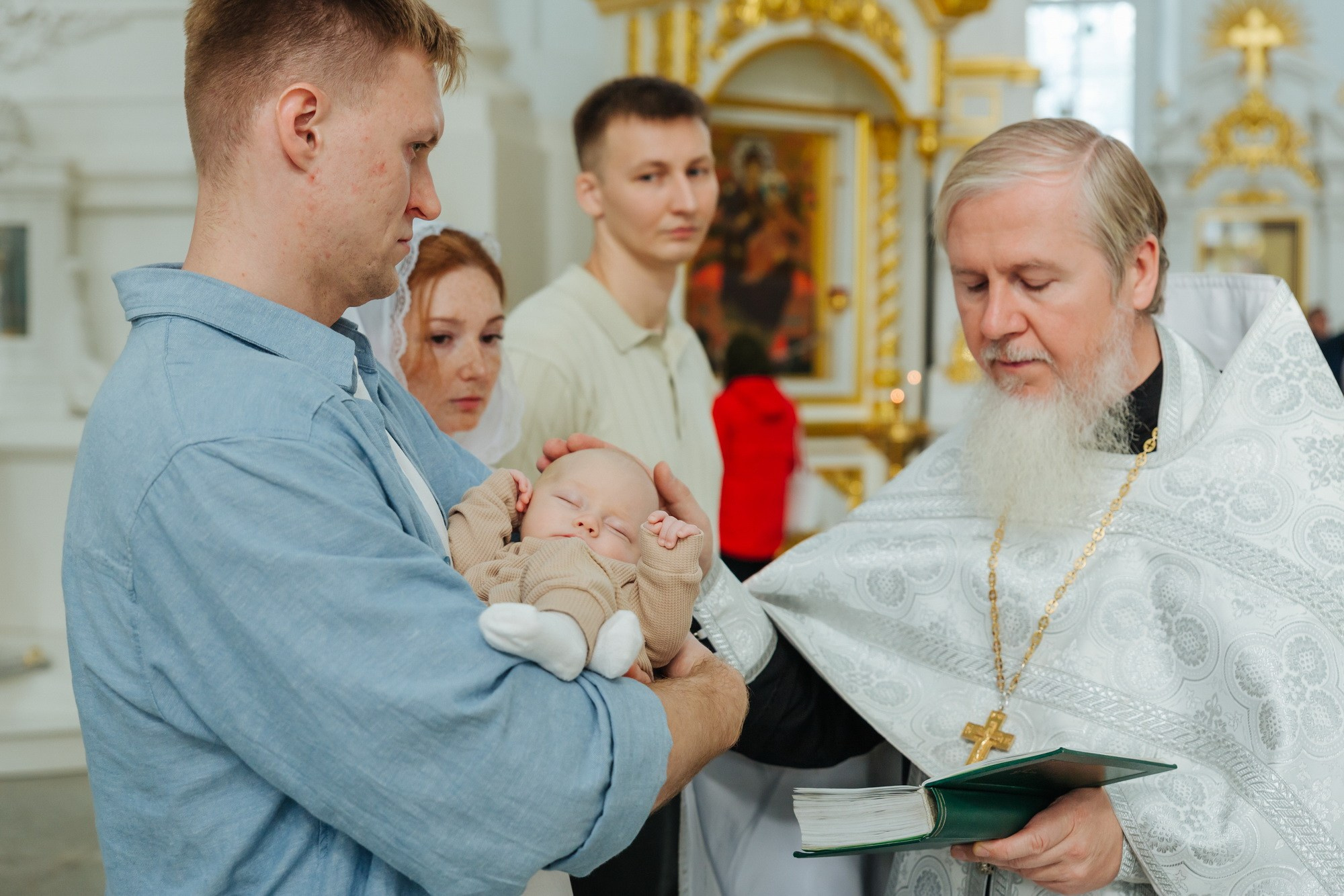 Индивидуальное крещение Смольный собор, фотограф Денис Дорфф. Фотограф крещение венчание в Петербурге! Помогает подобрать храм и посоветовал душевного батюшку в СПб