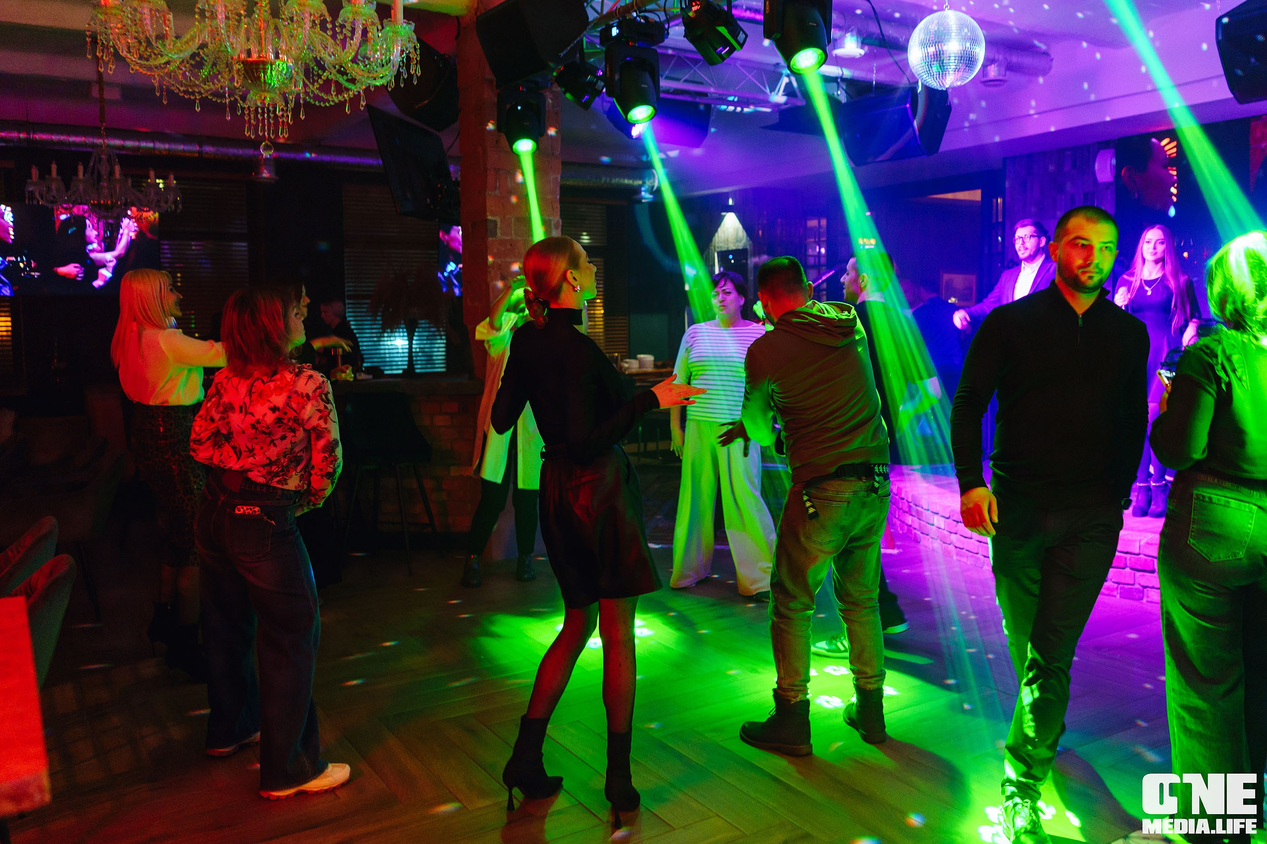Фоторепортаж из караоке-клуба Белгравия. One Media Life: фоторепортажи, фотоотчеты с мероприятий и заведений