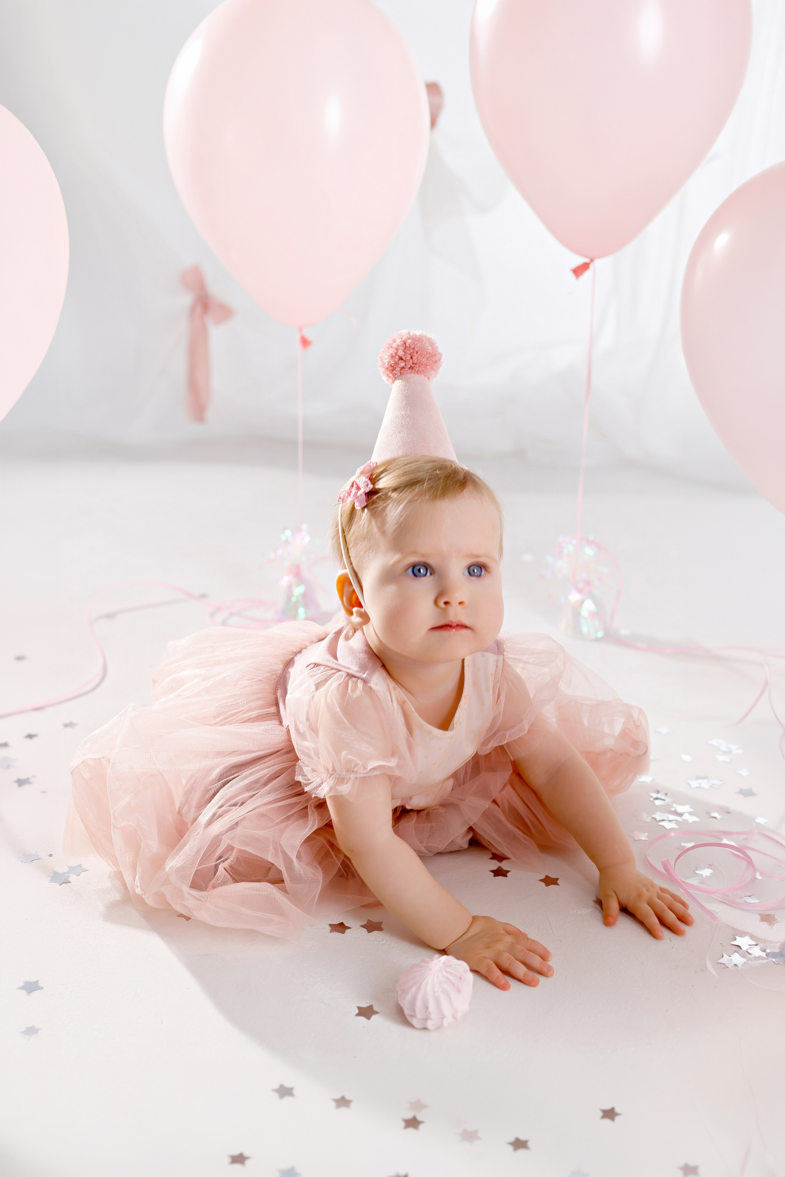 Детская фотосессия на 1 годик с декорациями в Сочи. Детский студийный фотограф Сочи