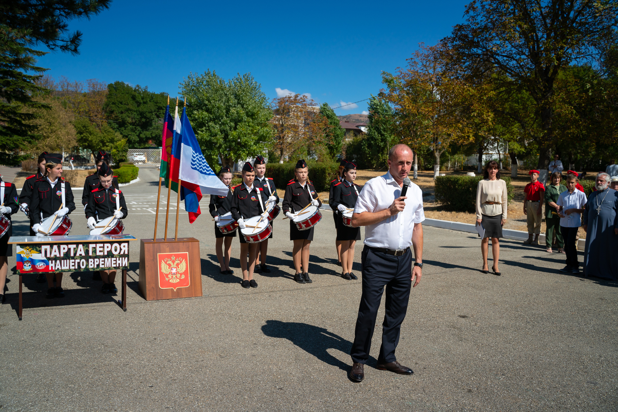 Митинг в сош7. Жизнь курорта Кабардинка в фотографиях
