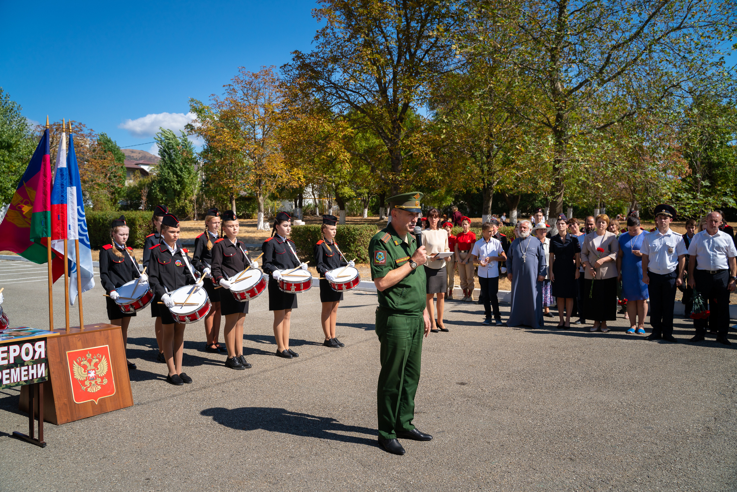 Митинг в сош7. Жизнь курорта Кабардинка в фотографиях