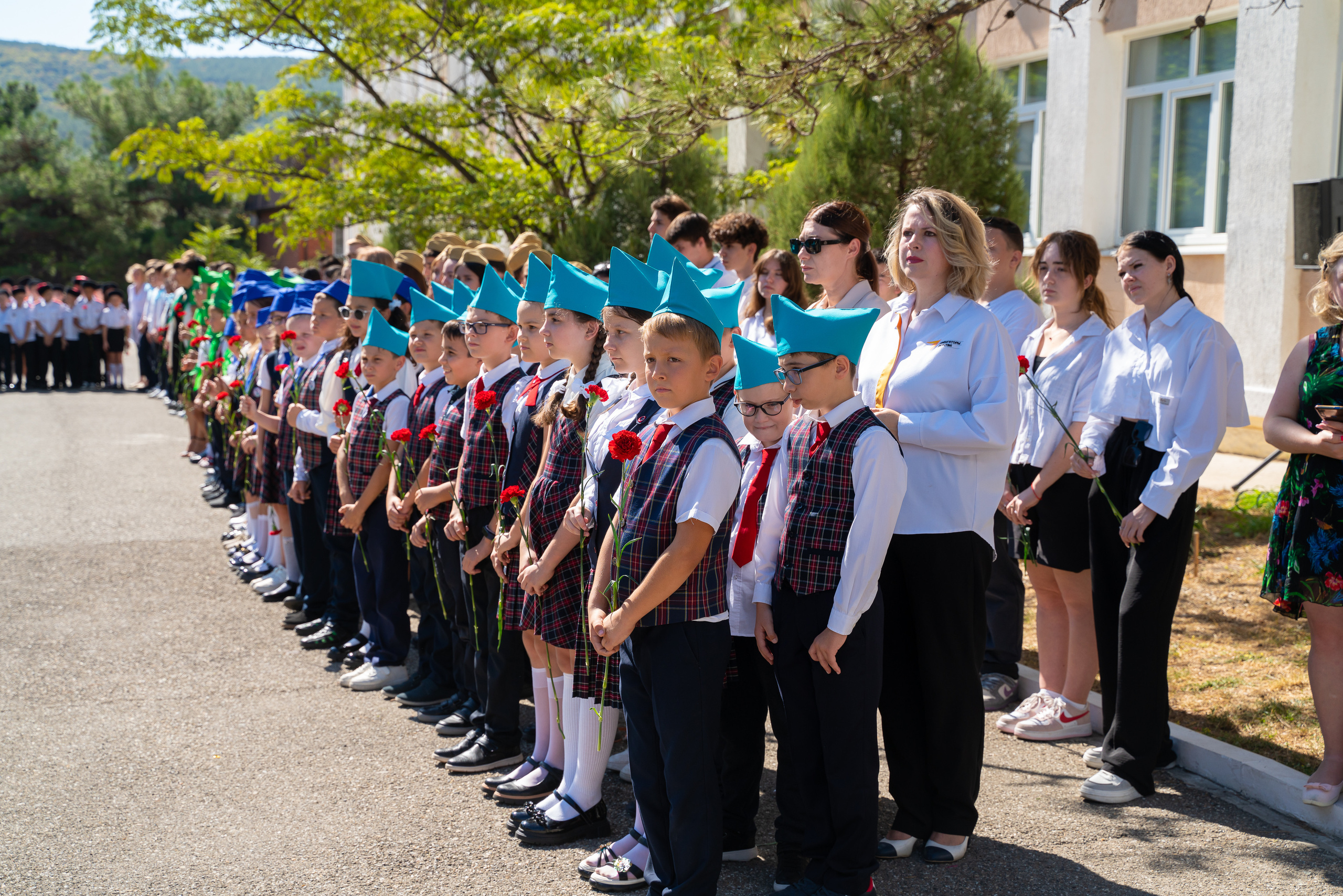 Митинг в сош7. Жизнь курорта Кабардинка в фотографиях