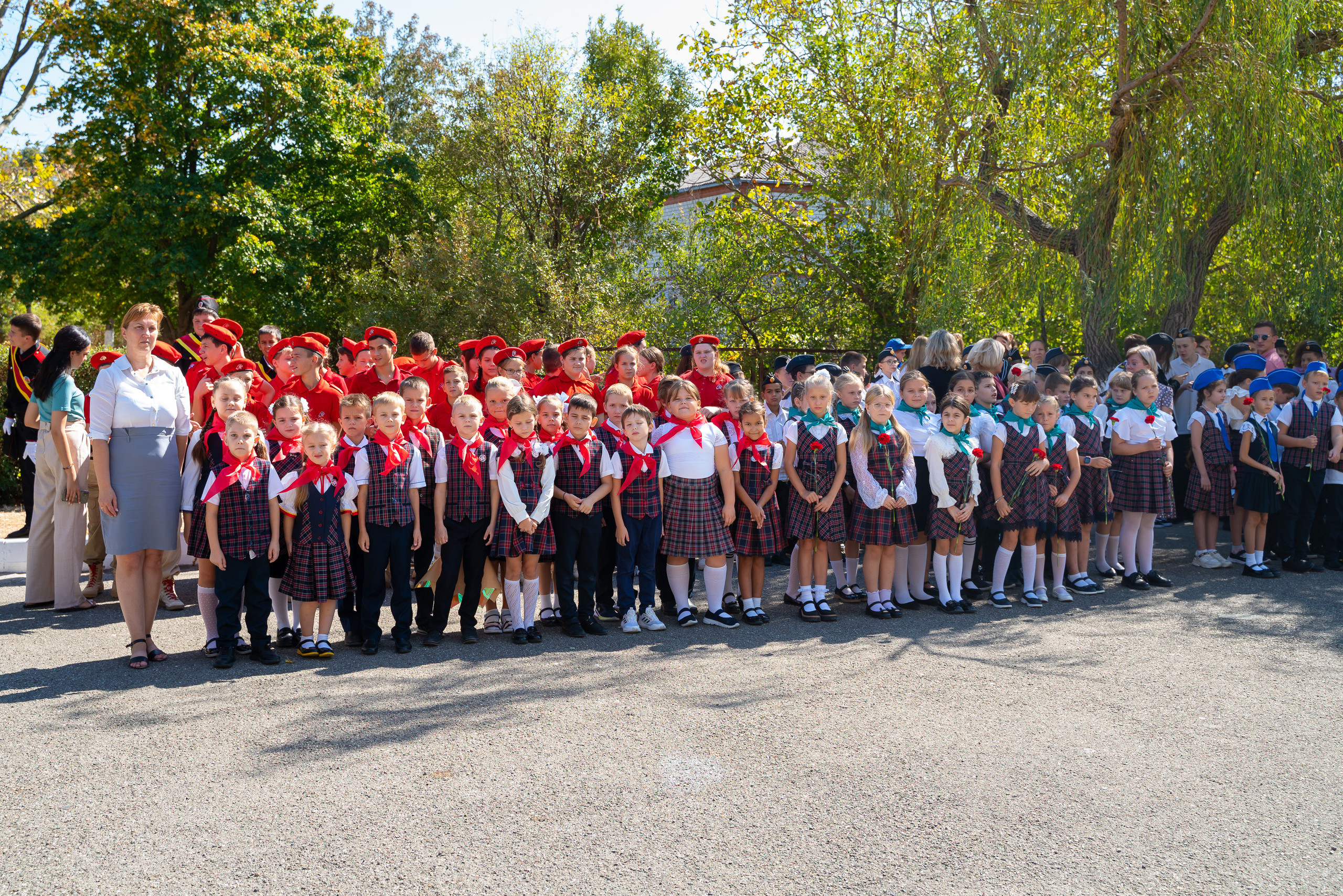 Митинг в сош7. Жизнь курорта Кабардинка в фотографиях