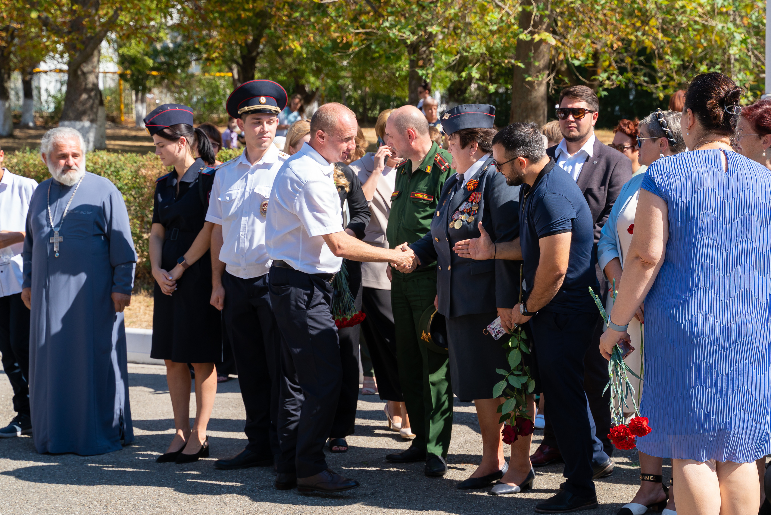 Митинг в сош7. Жизнь курорта Кабардинка в фотографиях